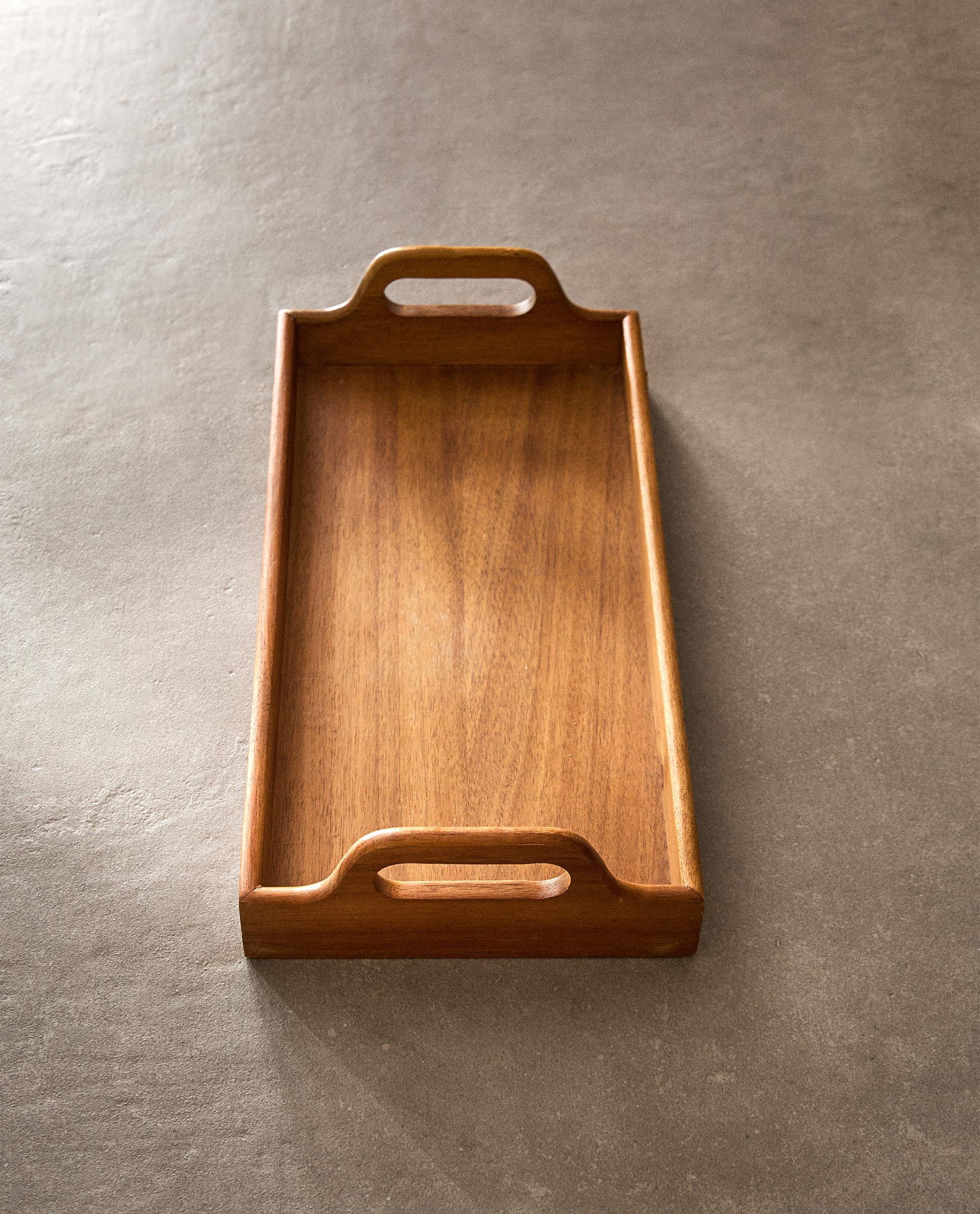 WOODEN TRAY WITH HANDLE