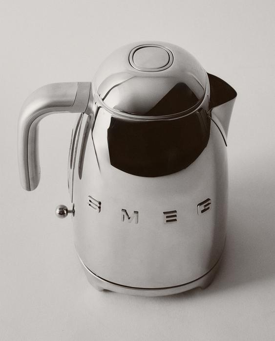 DUŻY CZAJNIK ZE STALI NIERDZEWNEJ SMEG