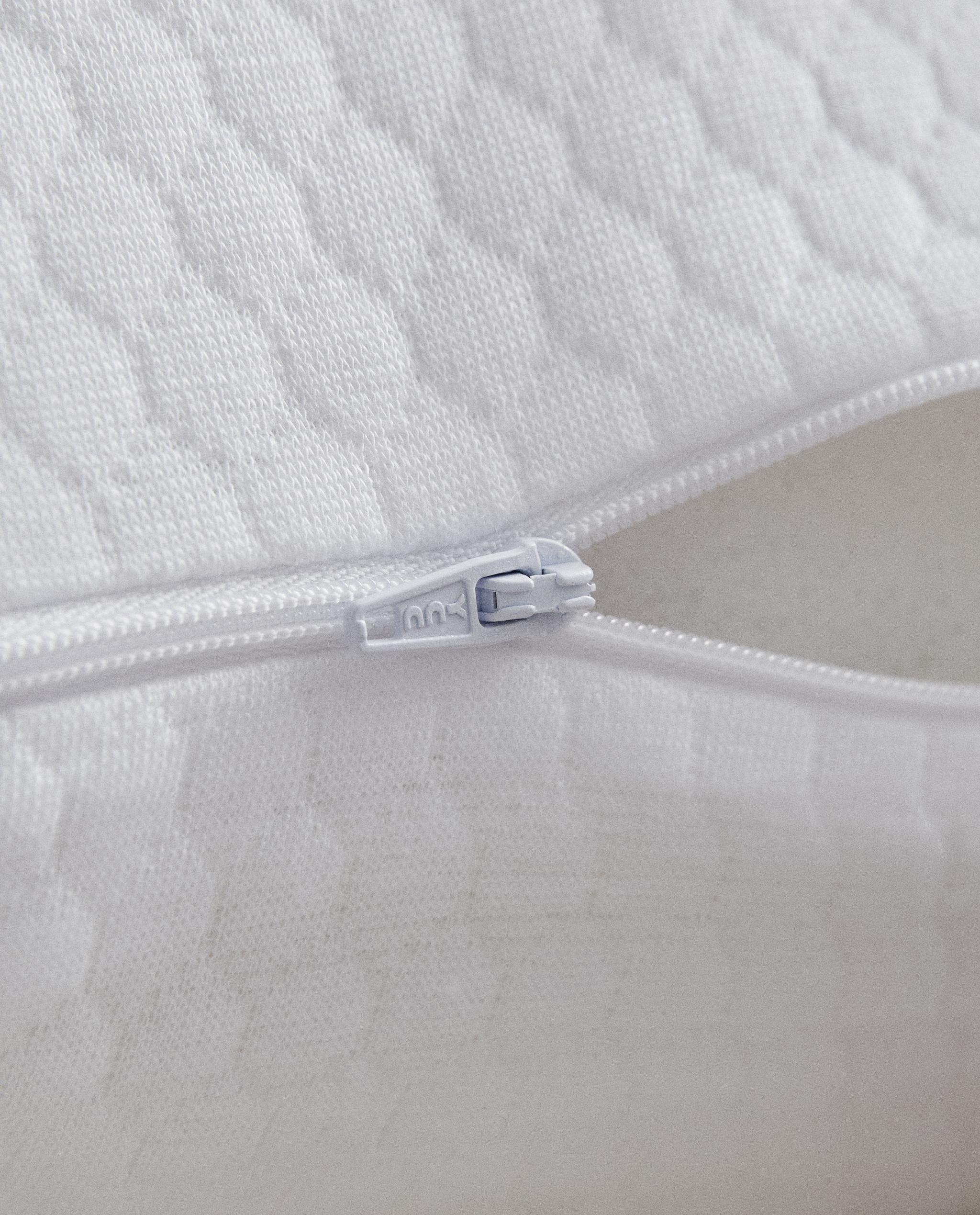 VISCOELASTIC FLAKES PILLOW product thumbnail 6