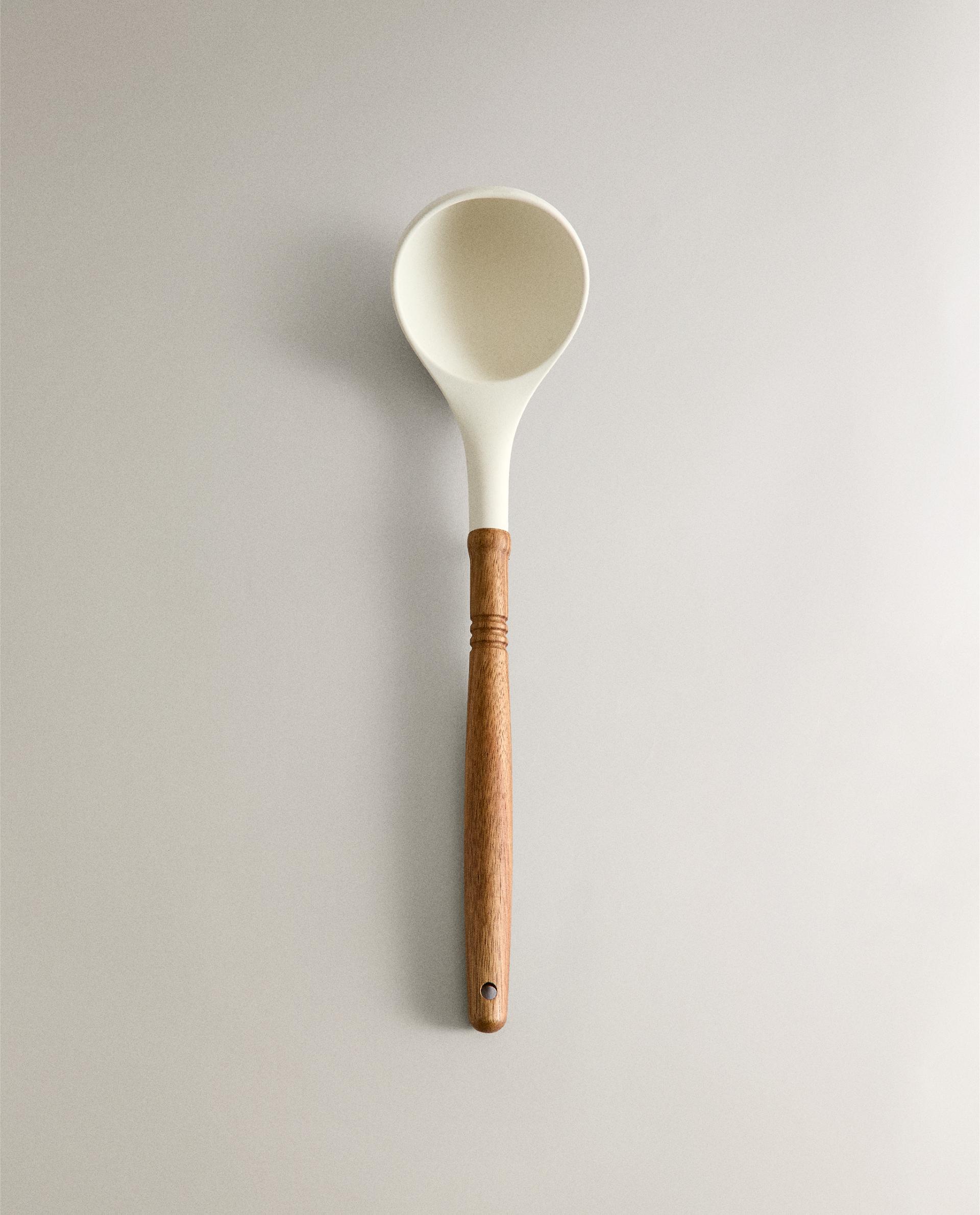 SILICONE AND WOOD LADLE