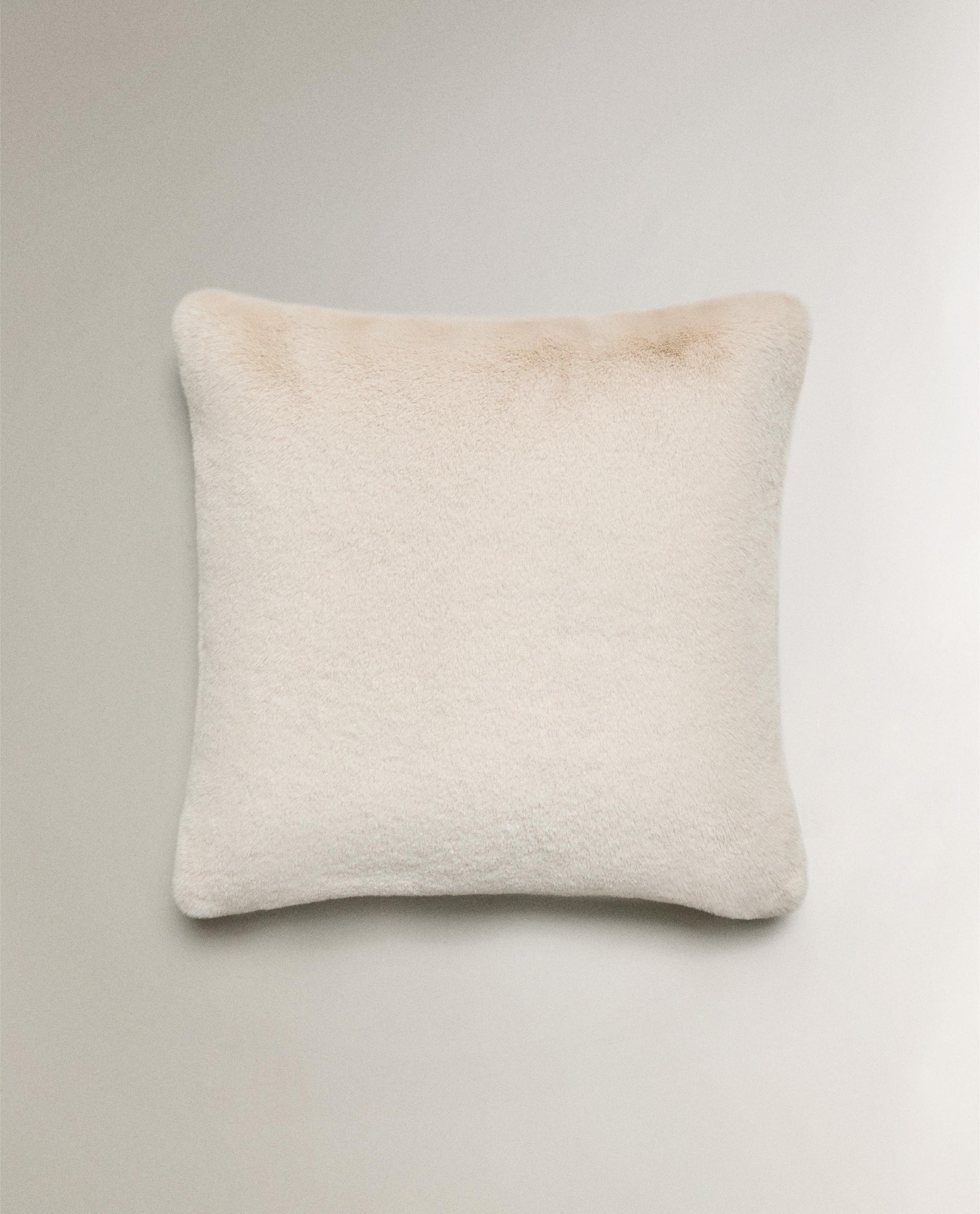 フェイクファー クッションカバー | Zara Home 日本/Japan