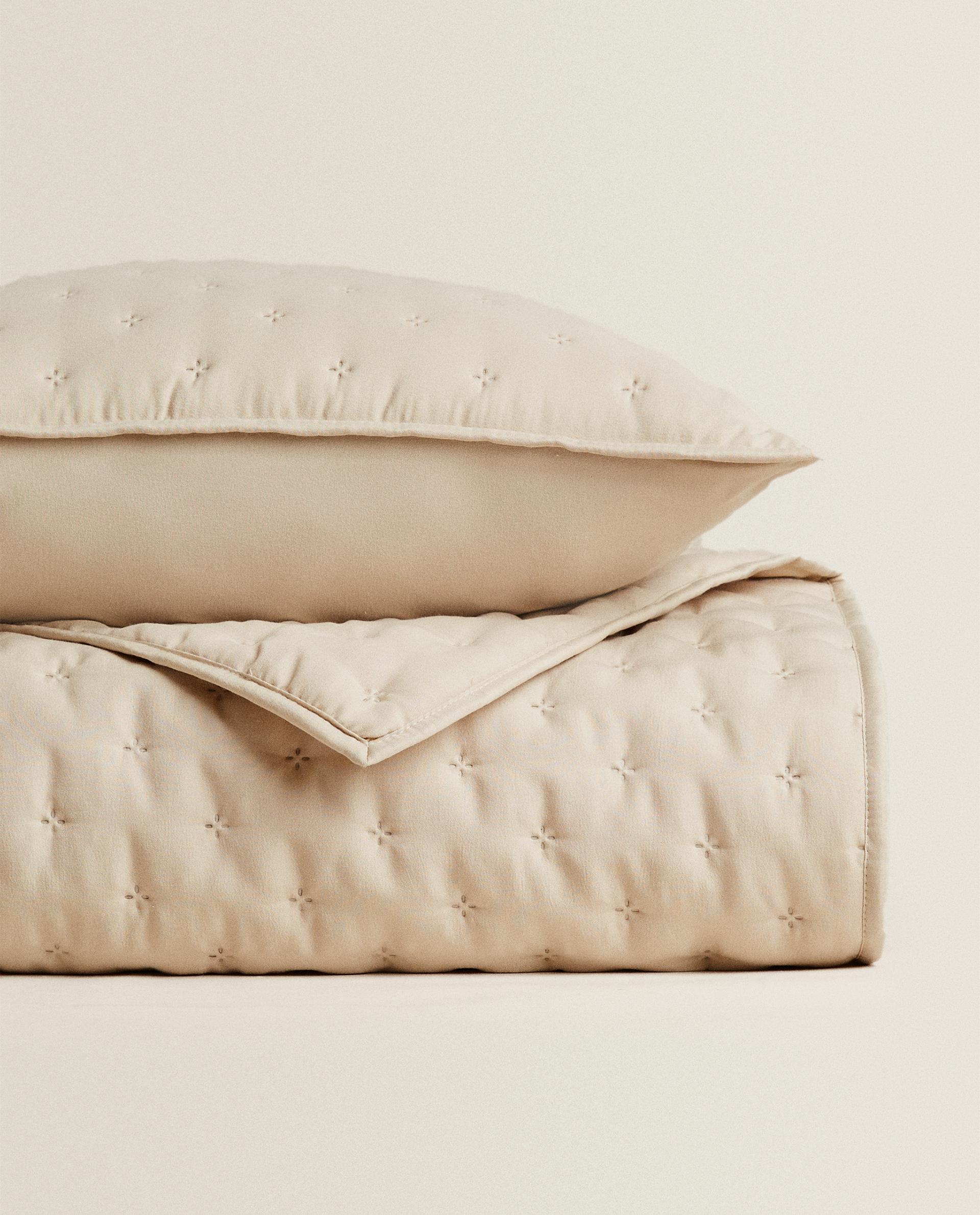 ZARAホーム キルトカバーダブル＆同柄クッションセット ZARAホーム キルトカバーダブル＆同柄クッションセット ZARA HOME