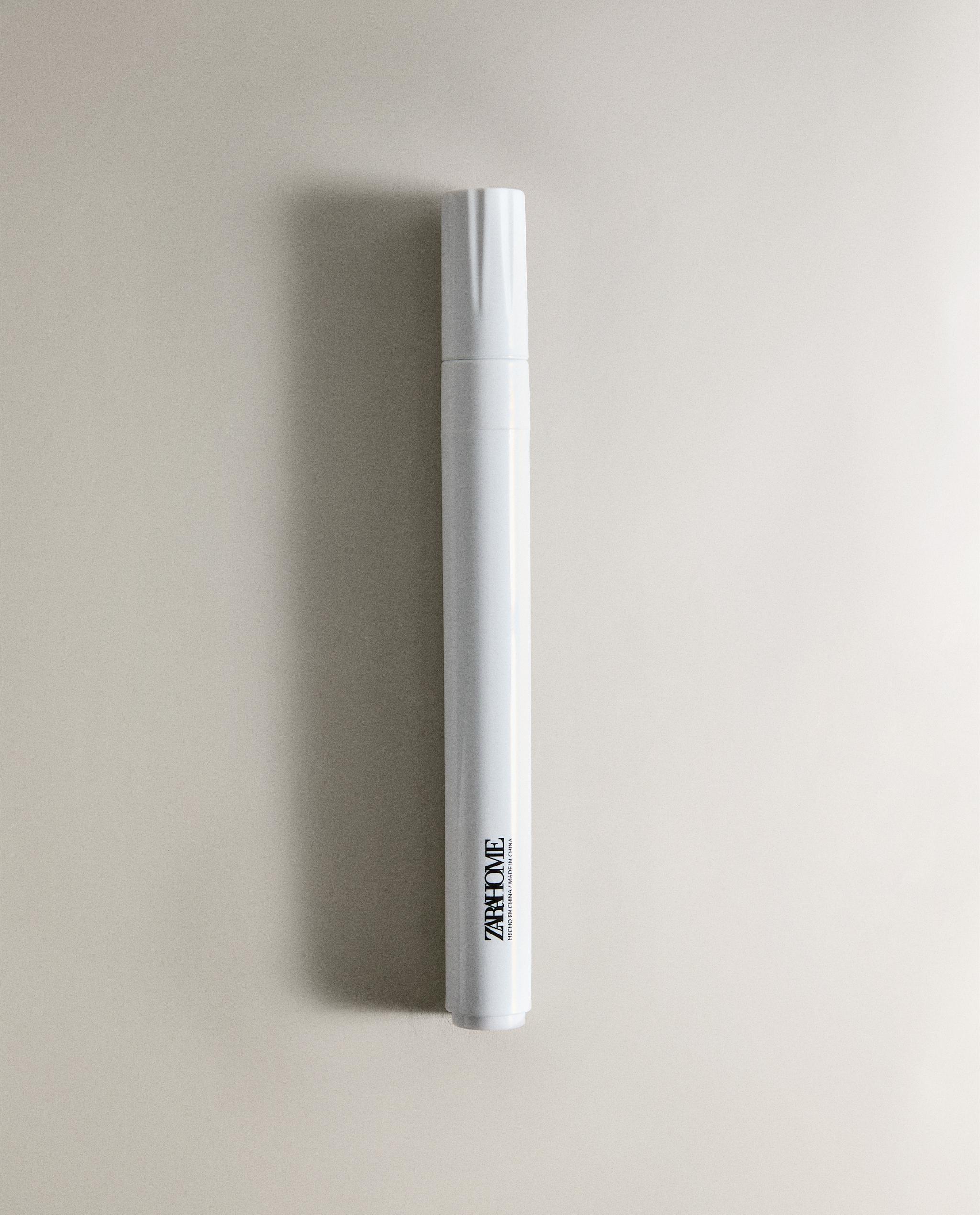 WHITE ERASABLE MARKER PEN