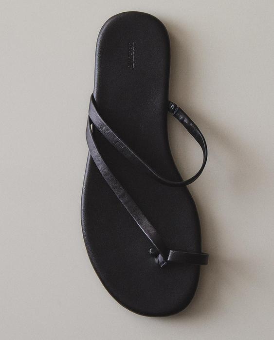 FLAT LEATHER SANDALS FLAT LEATHER SANDALS