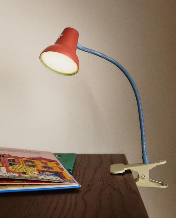 ЛАМПА | ДЕТСКИ СПОТ ЗА МАСА С ЩИПКА