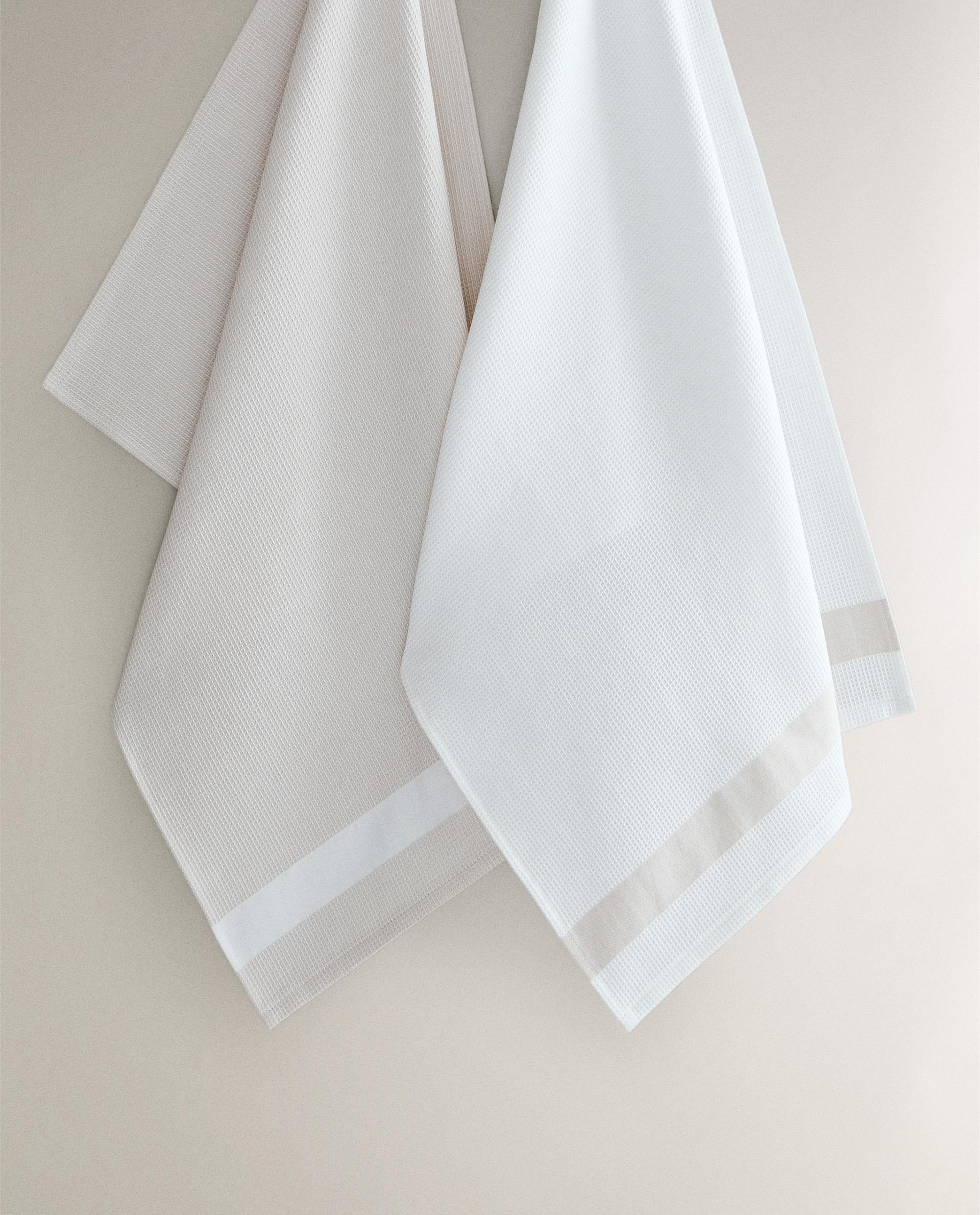 wanima towel 2個セット Amazon.co.jp: WANIMA Bath Towel & 2 Towels : Home & Kitchen