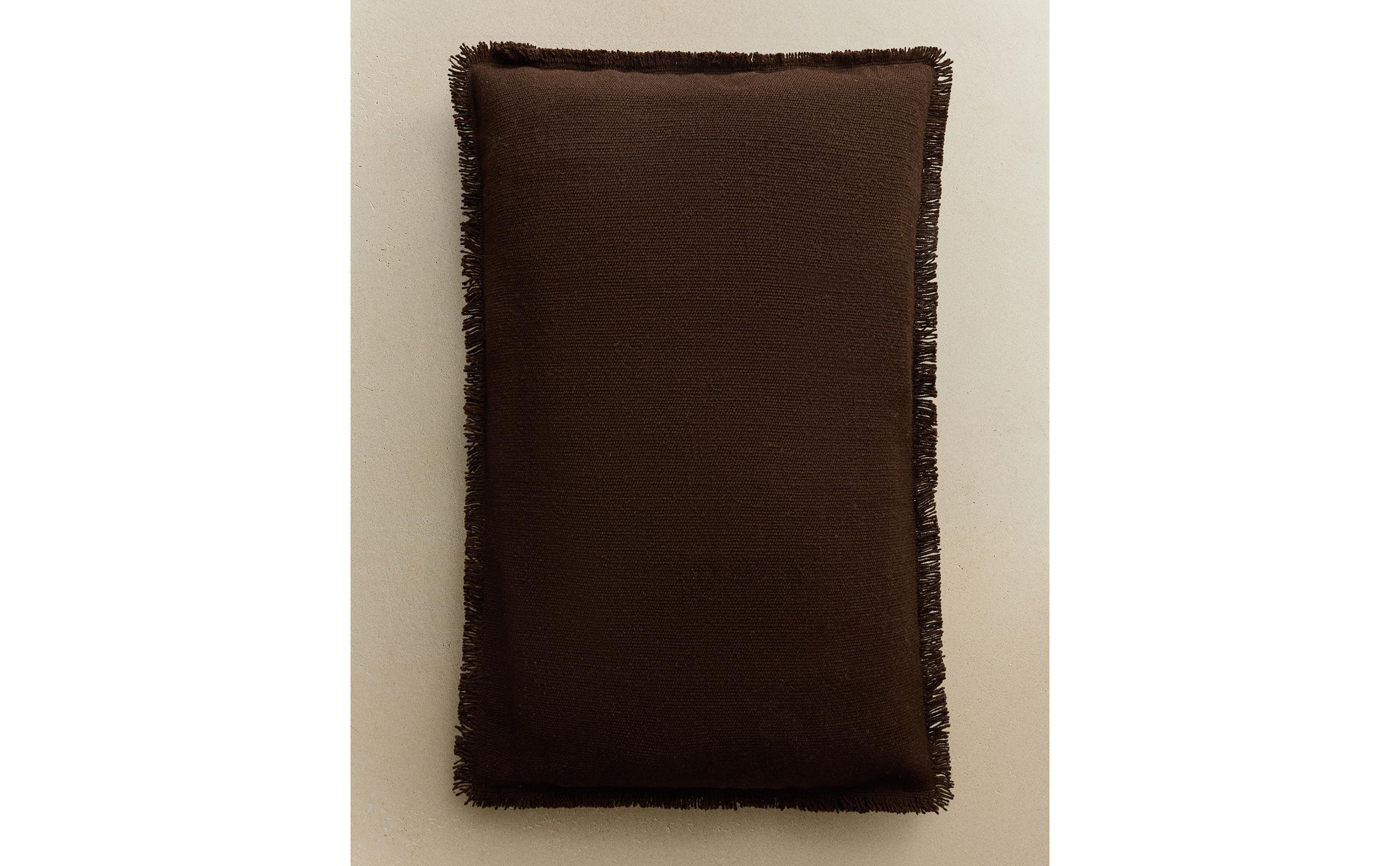 CUSHION 01
