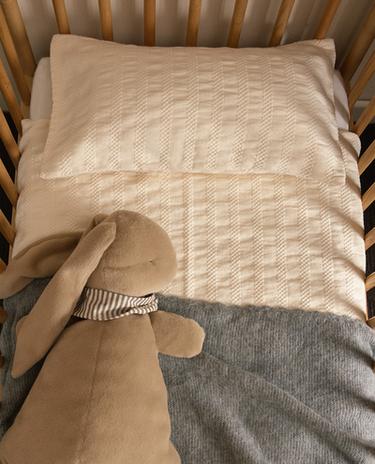 شرشف مخطط بارز الملمس للأطفال