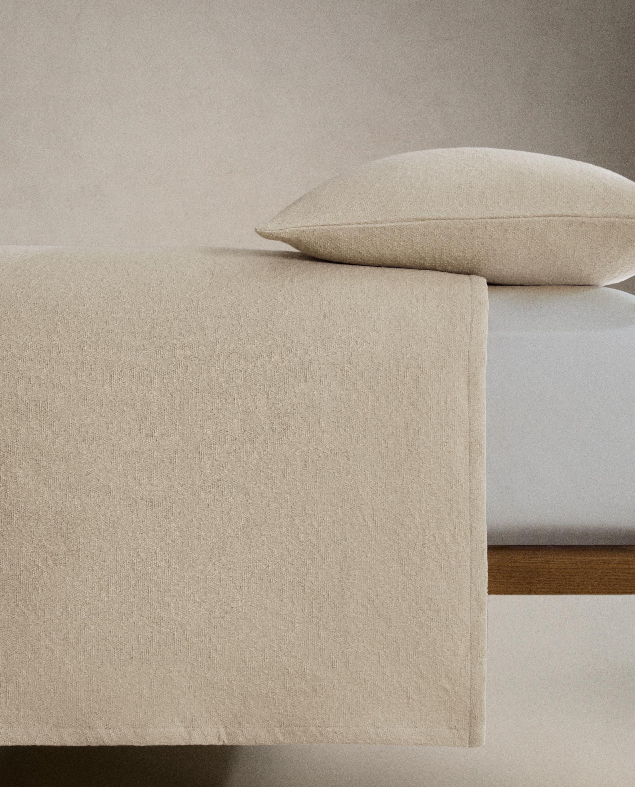 JACQUARD COTTON BEDSPREAD product thumbnail 4