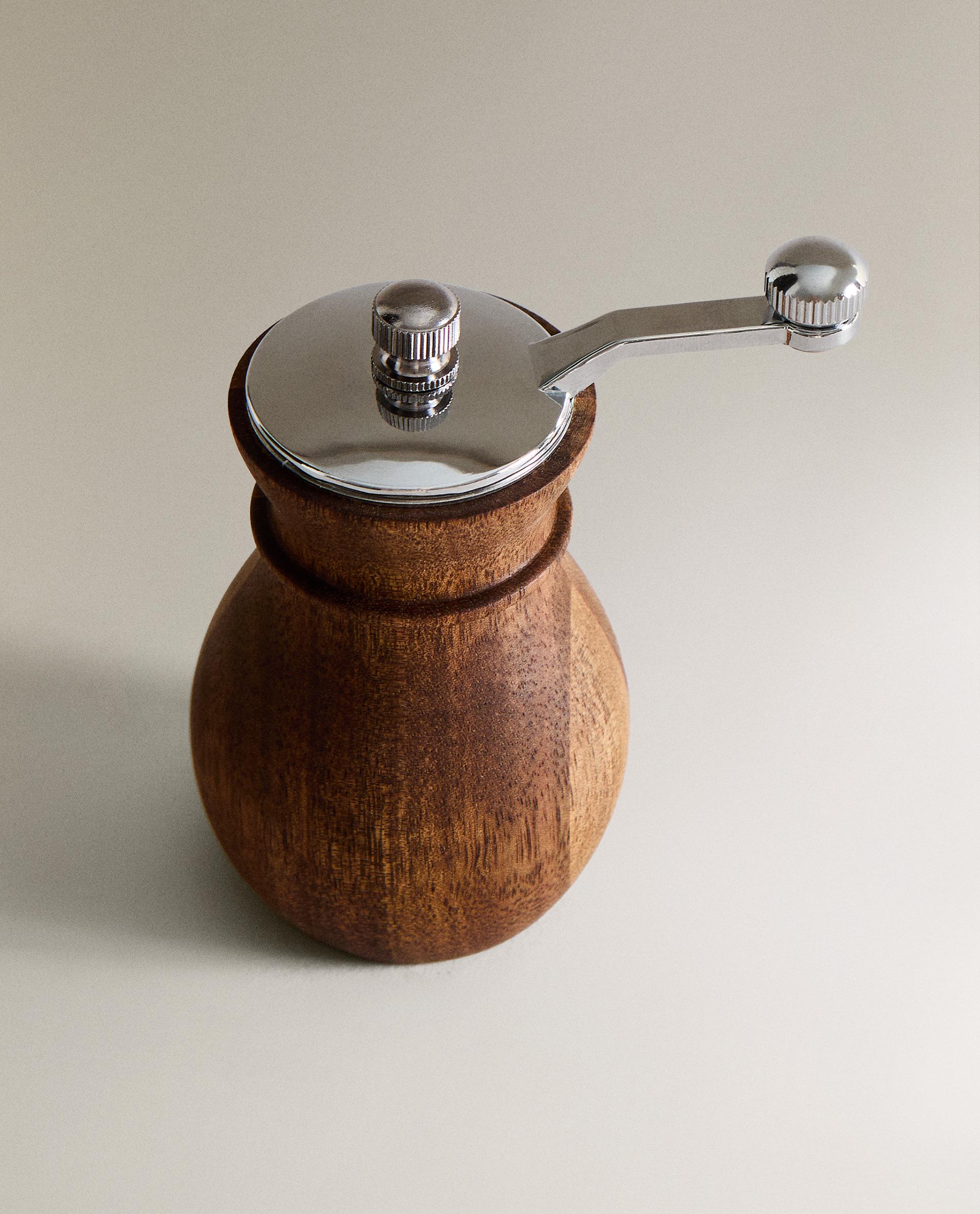 WOODEN PEPPER MILL WITH STEEL LID product thumbnail 15