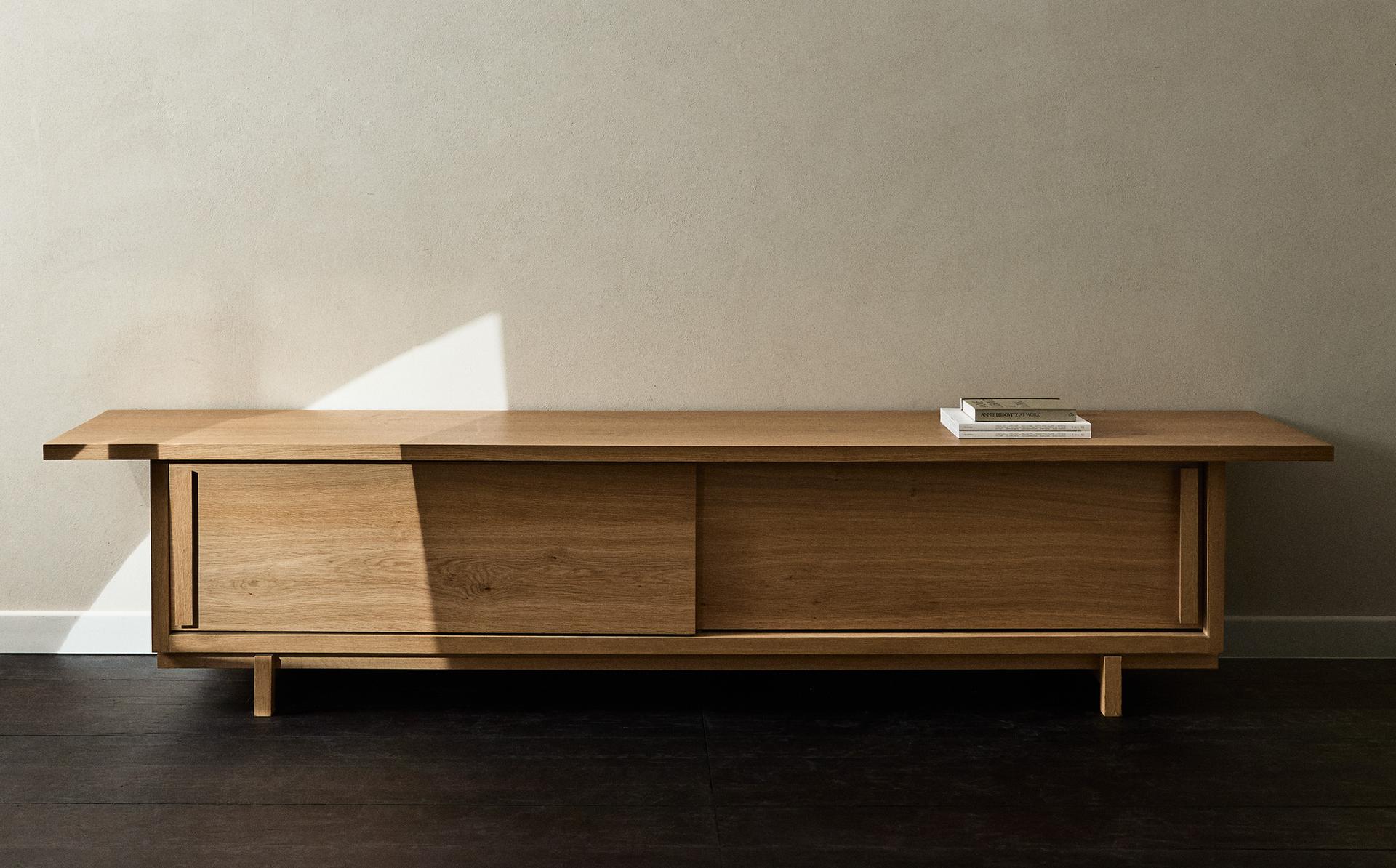 SIDEBOARD 01