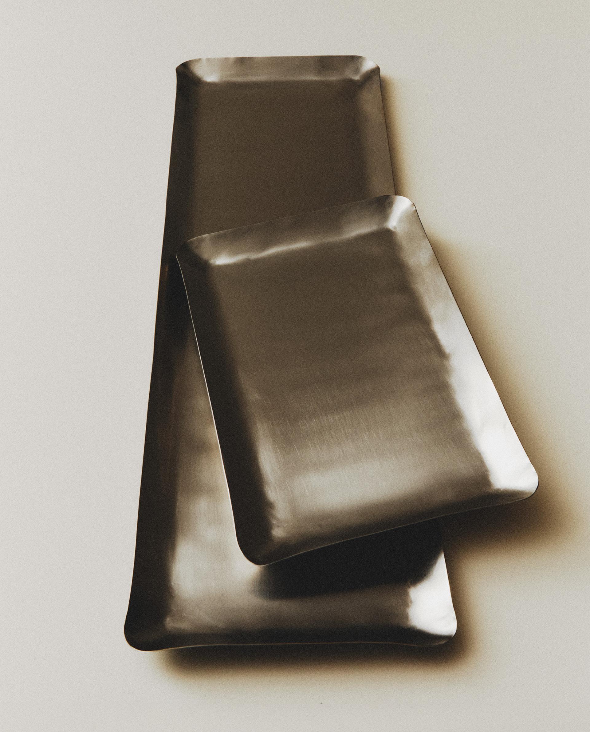 金色プランターとスタンドのセット　zara home GOLD PLANTER | Zara Home United States of America
