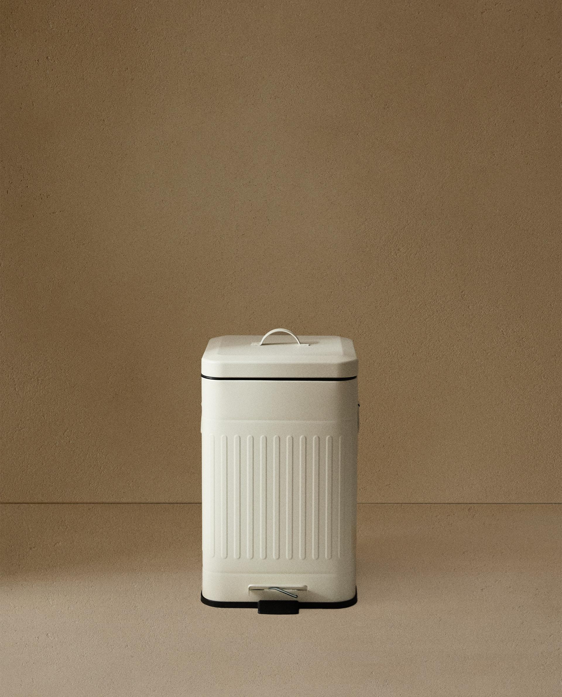 KITCHEN BIN