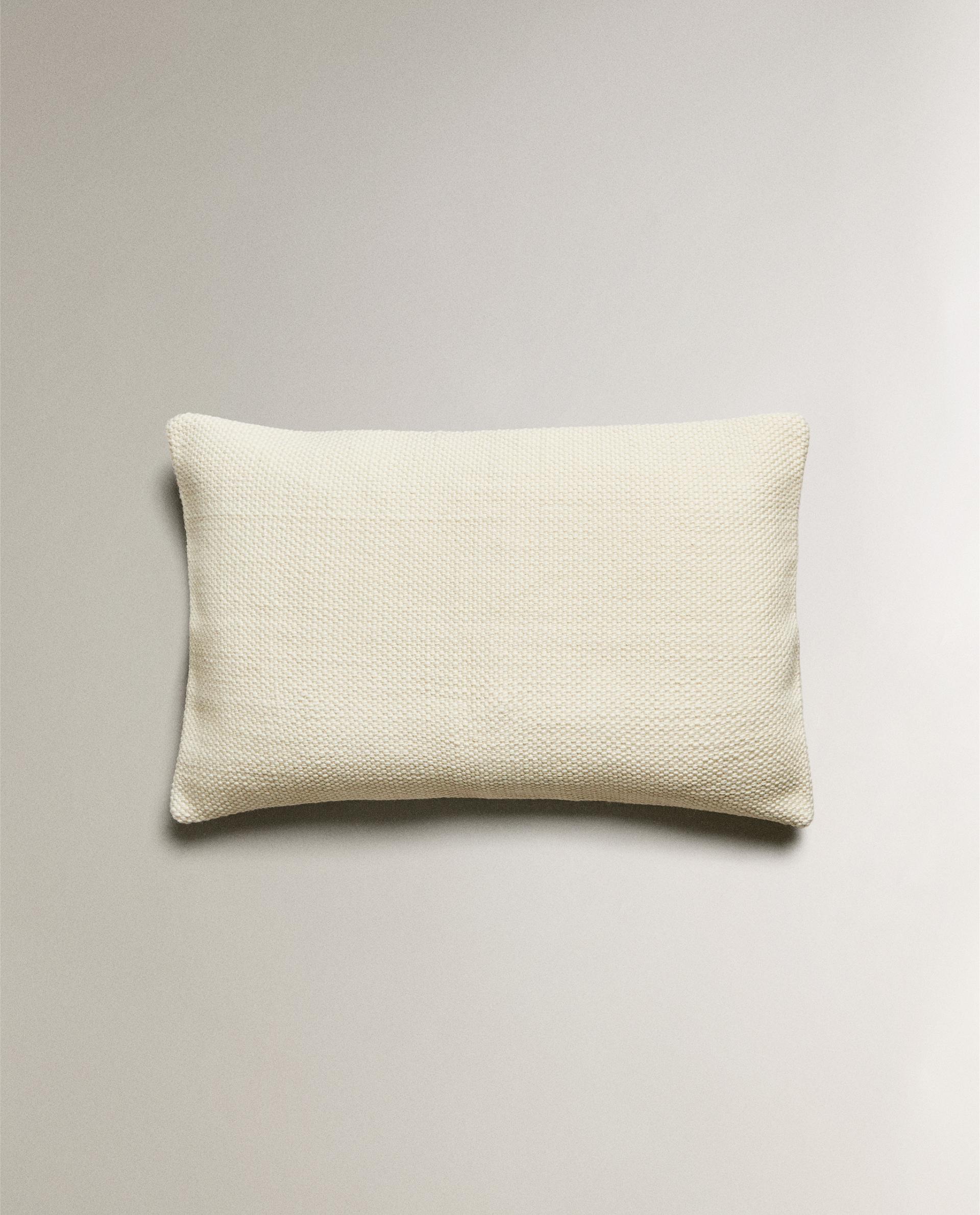 غلاف وسادة من الصوف والقطن Zara Home Kuwait