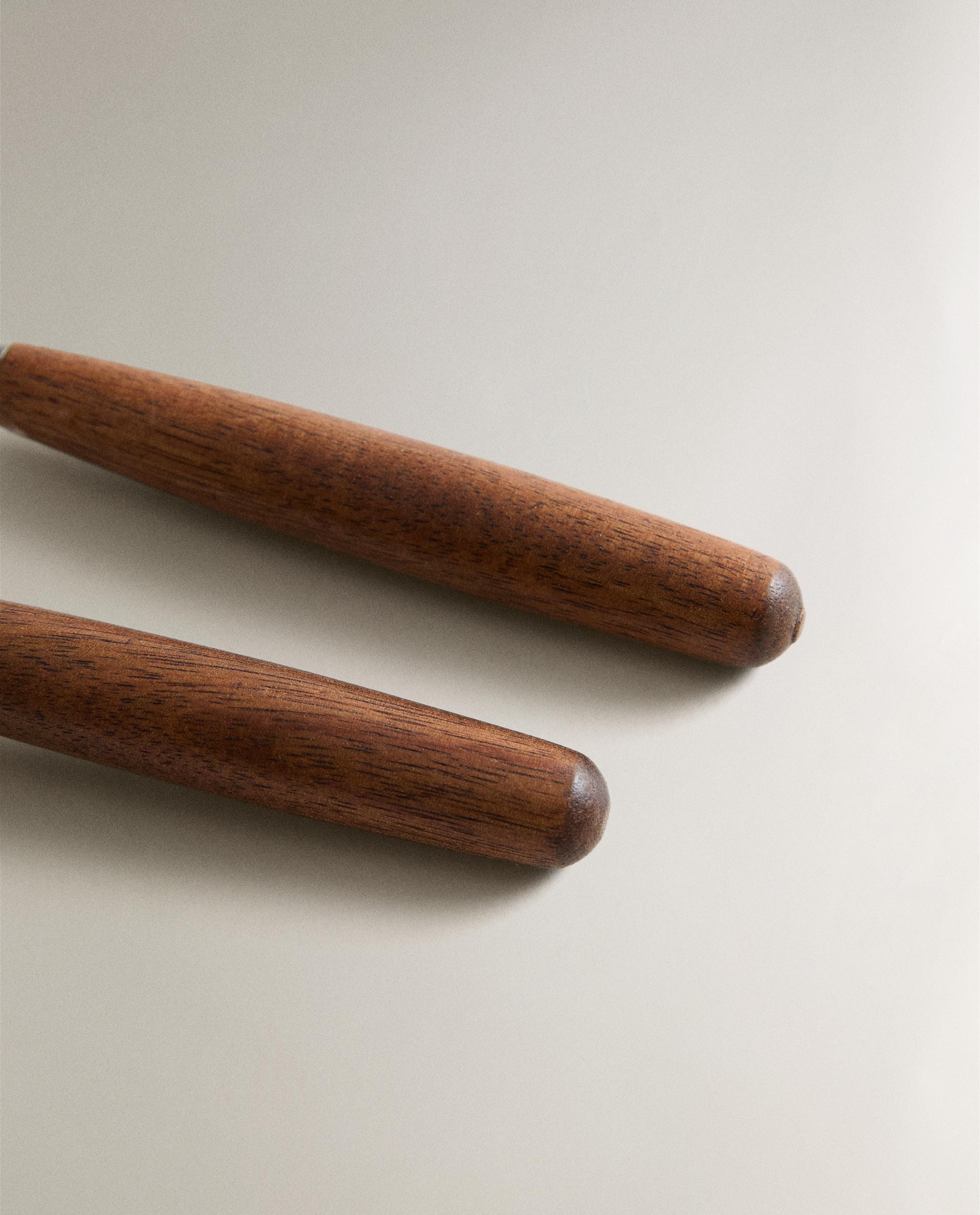 WOODEN SALAD CUTLERY SET (SET OF 2) product thumbnail 3