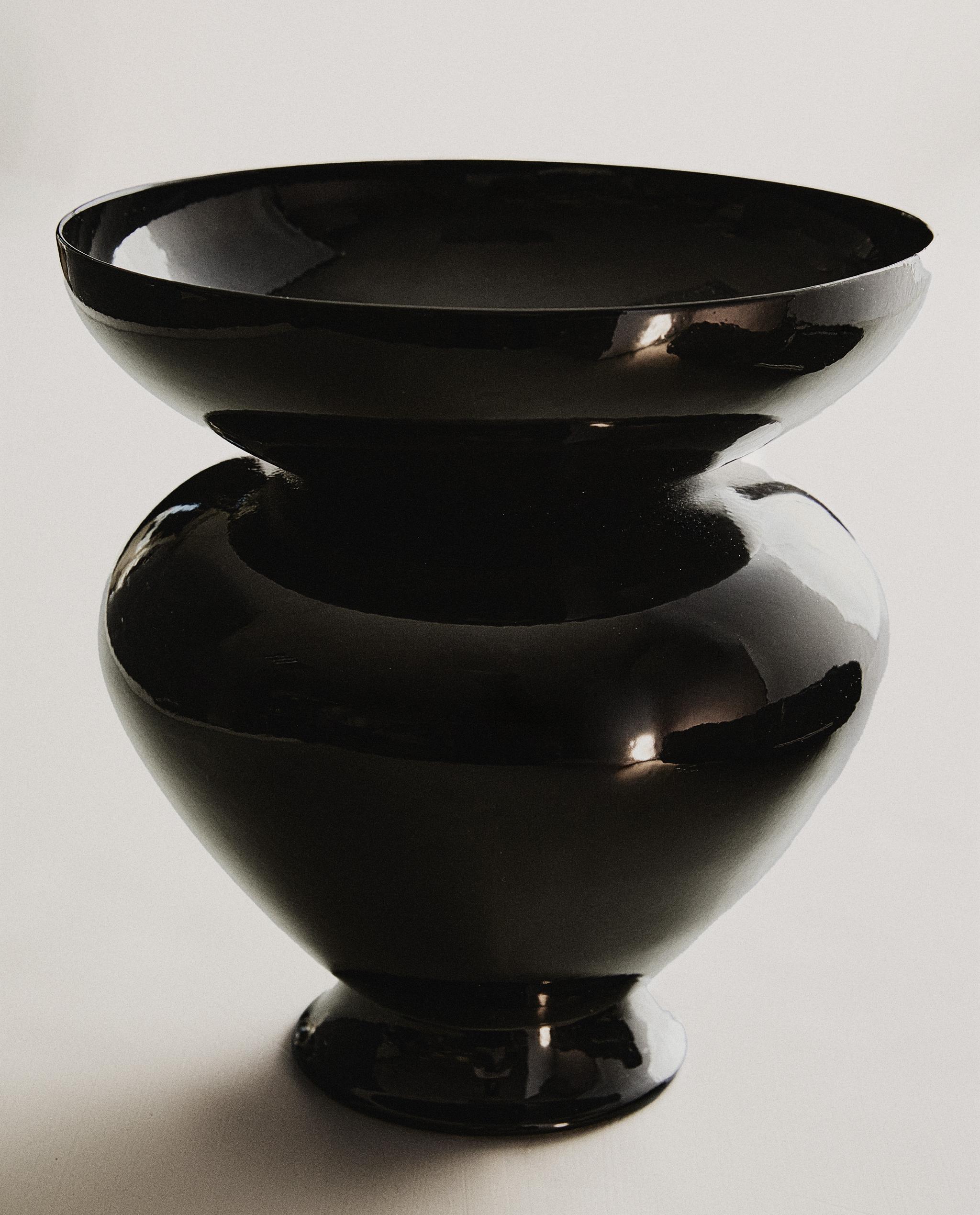 ノ*ズ様 黒い陶器の花瓶 グロス ワイド 花瓶 | Zara Home 日本/Japan