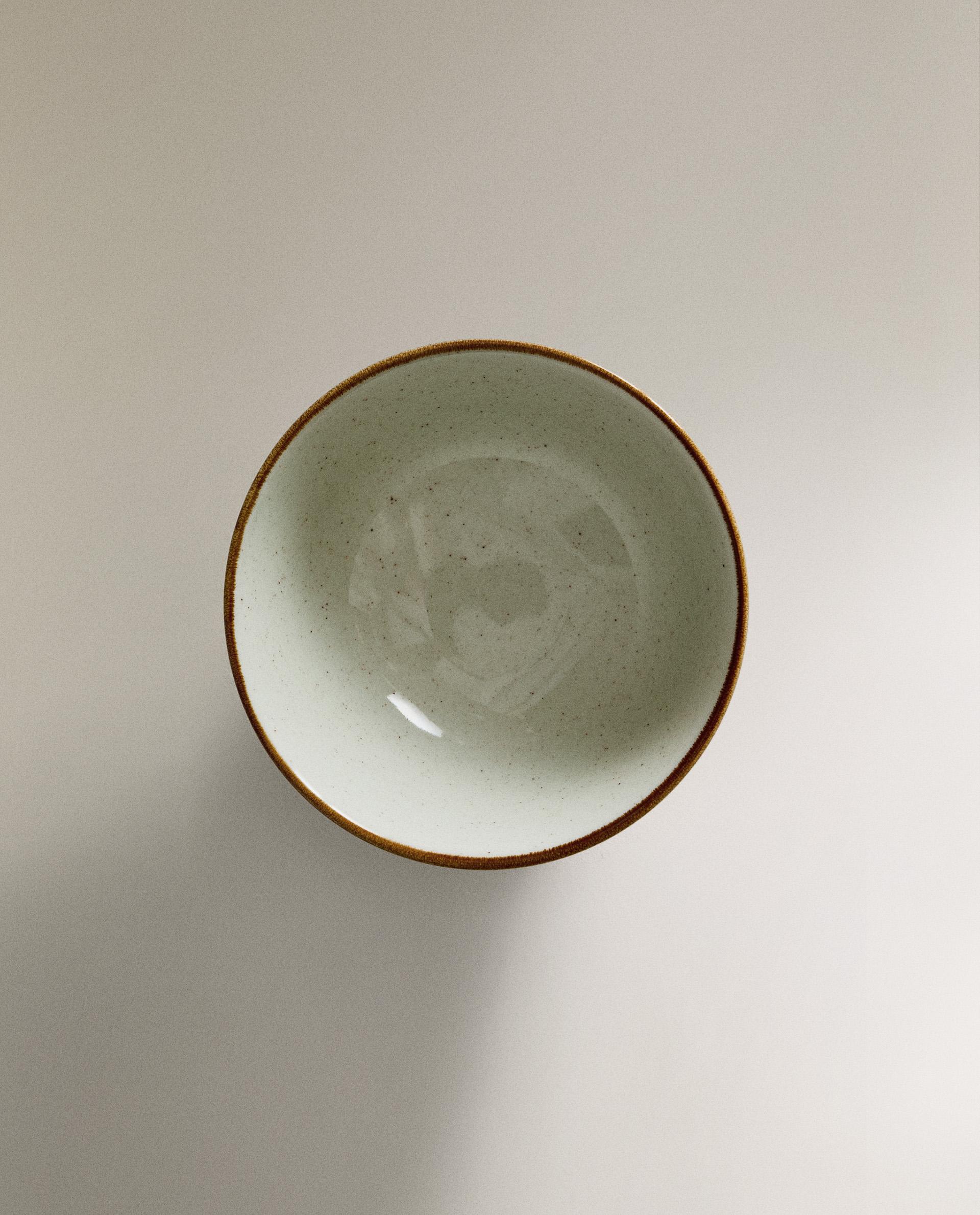 PORCELAIN MINI BOWL WITH ANTIQUE FINISH RIM