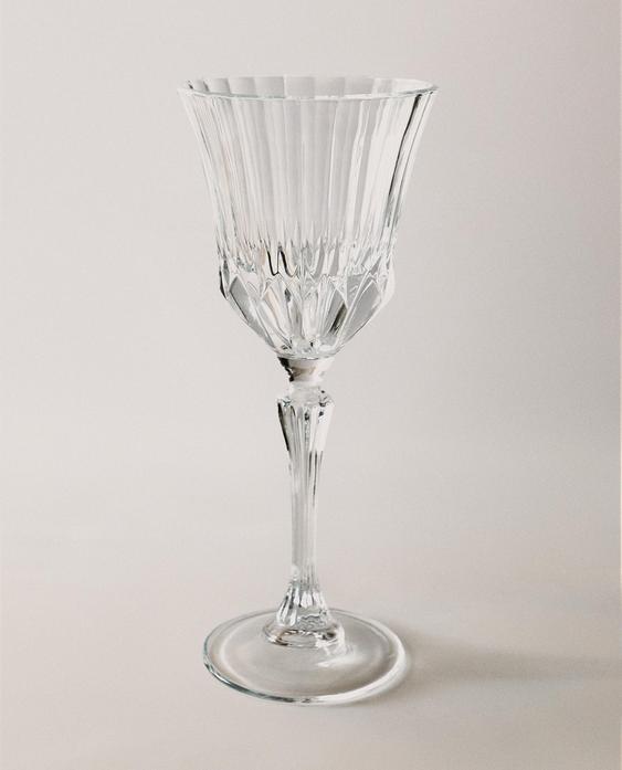 كأس كريستالاين بمظهر منقوش