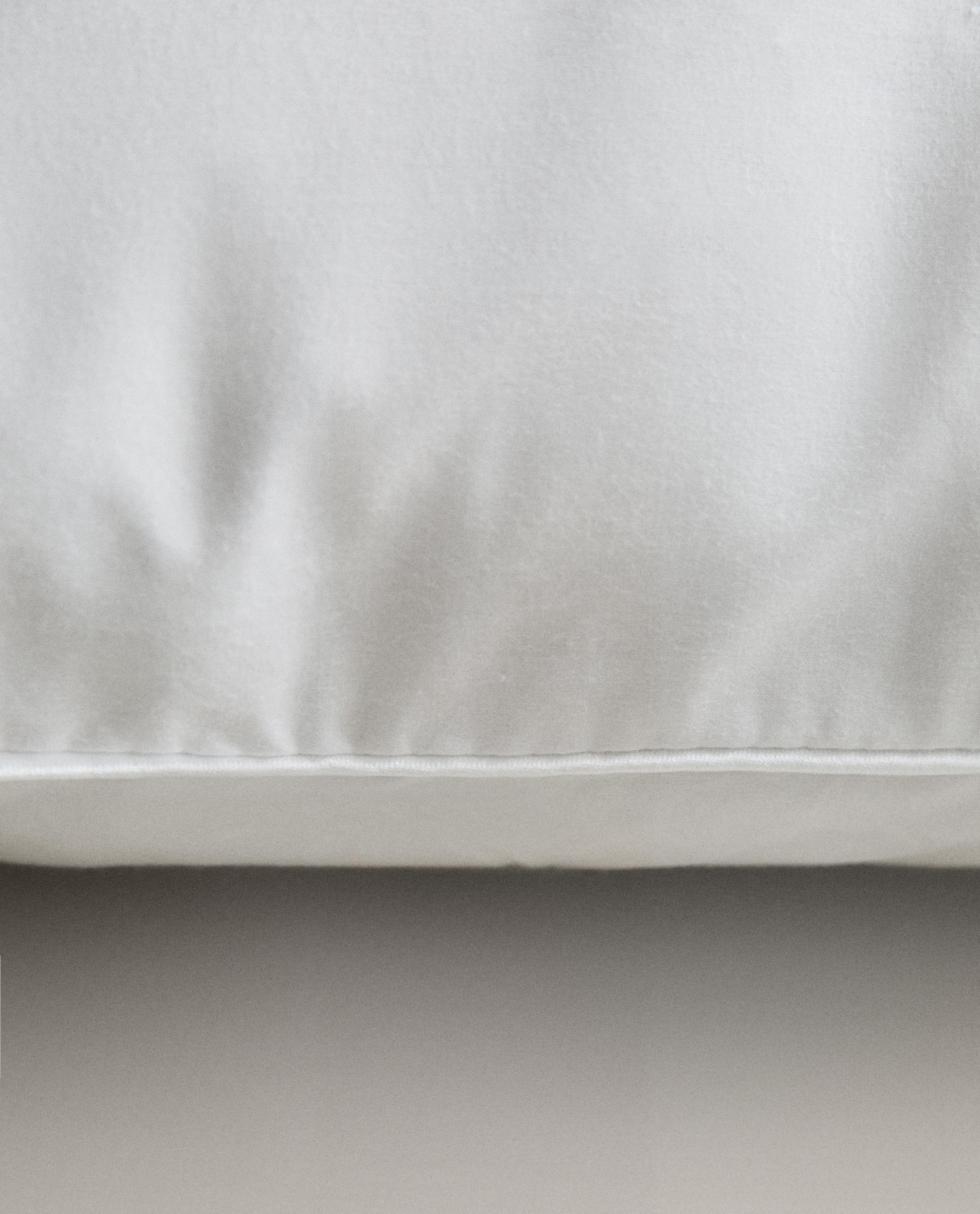 EXTRA LONG FEATHER PILLOW product thumbnail 3