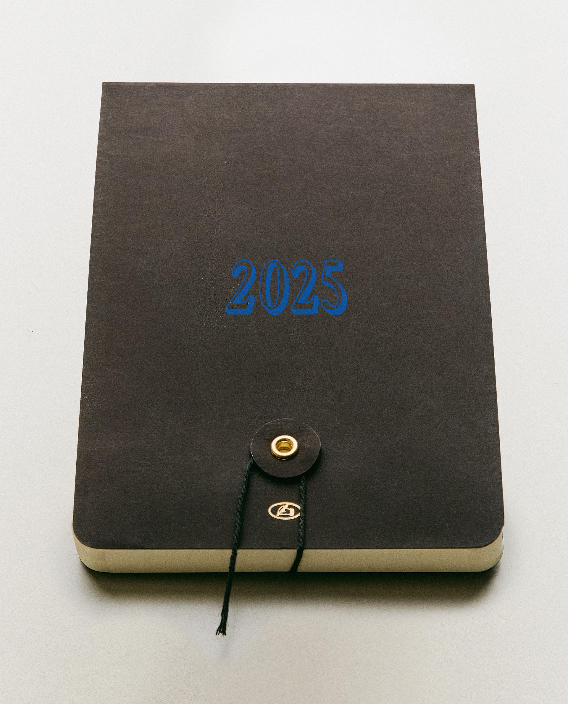 WEEKLY PLANNER WITH CLASP
