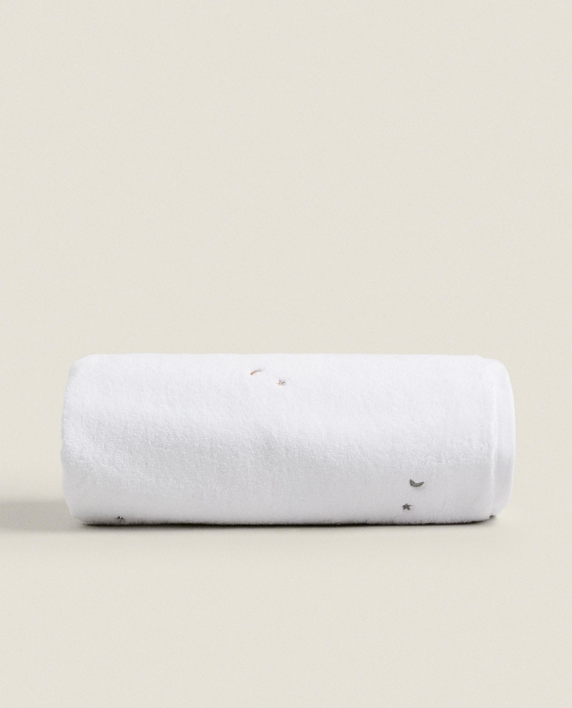 KIDS' MOON AND STAR BATH TOWEL product thumbnail 5