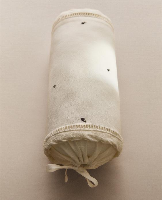 כרית גליל פרחונית לילדים