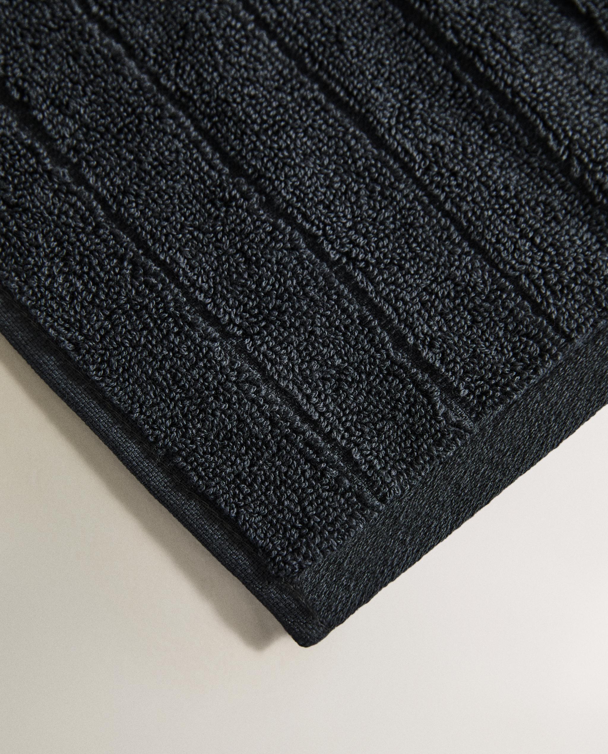 TEXTURED STRIPED BATH TOWEL product thumbnail 4