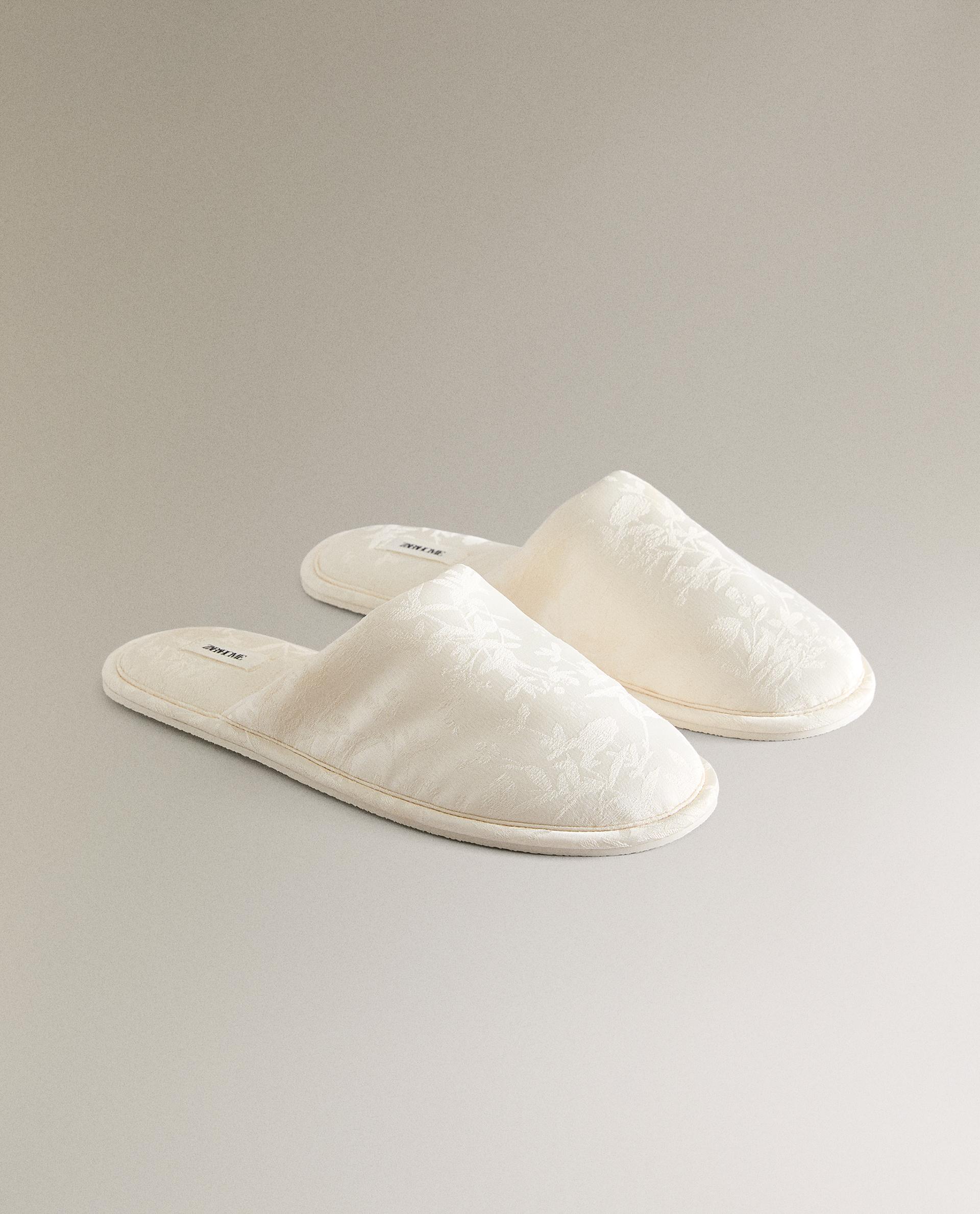 PANTUFLA DESTALONADA JACQUARD Zara Home México