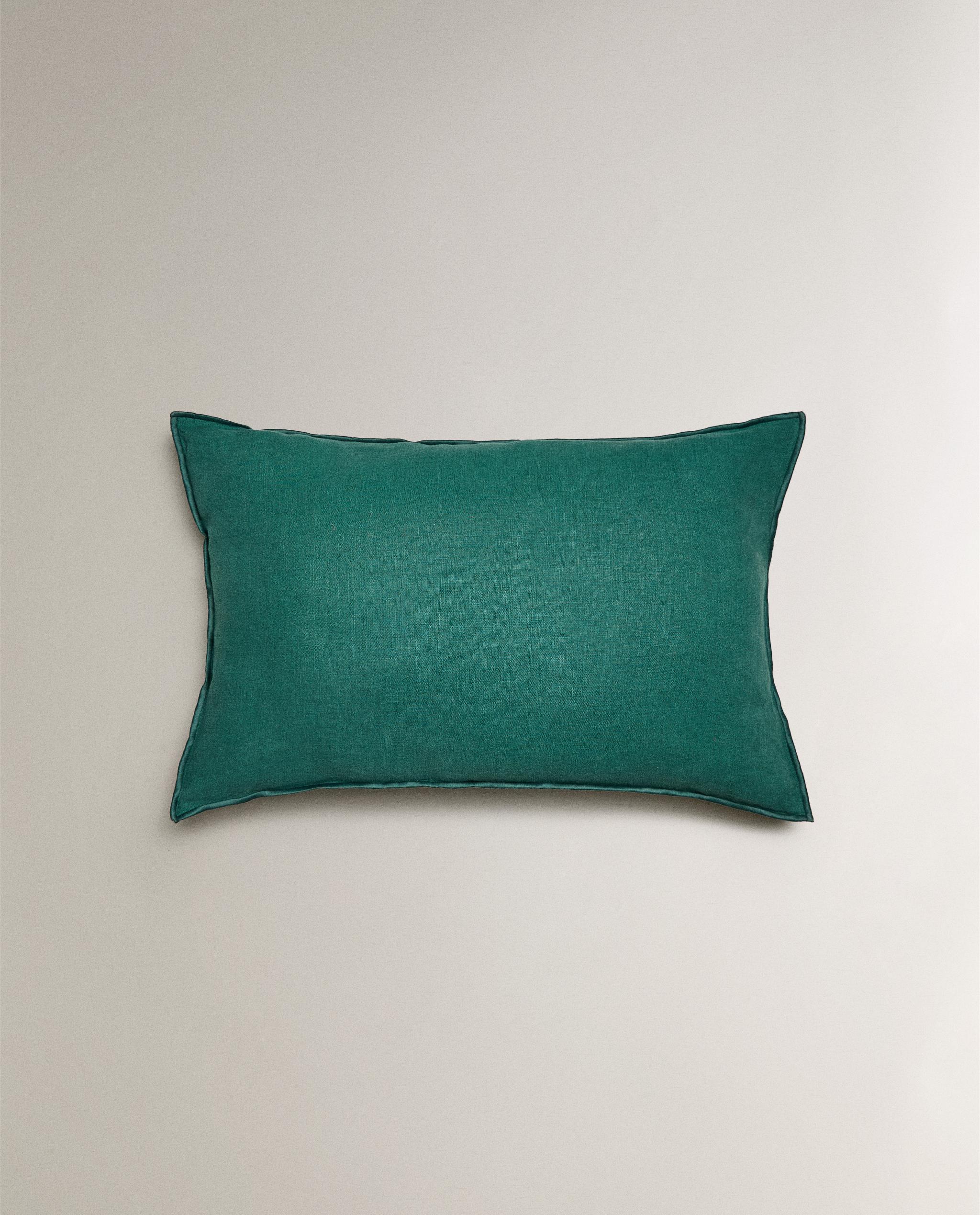 クッション　緑 オーバーロック クッションカバー | Zara Home 日本/Japan