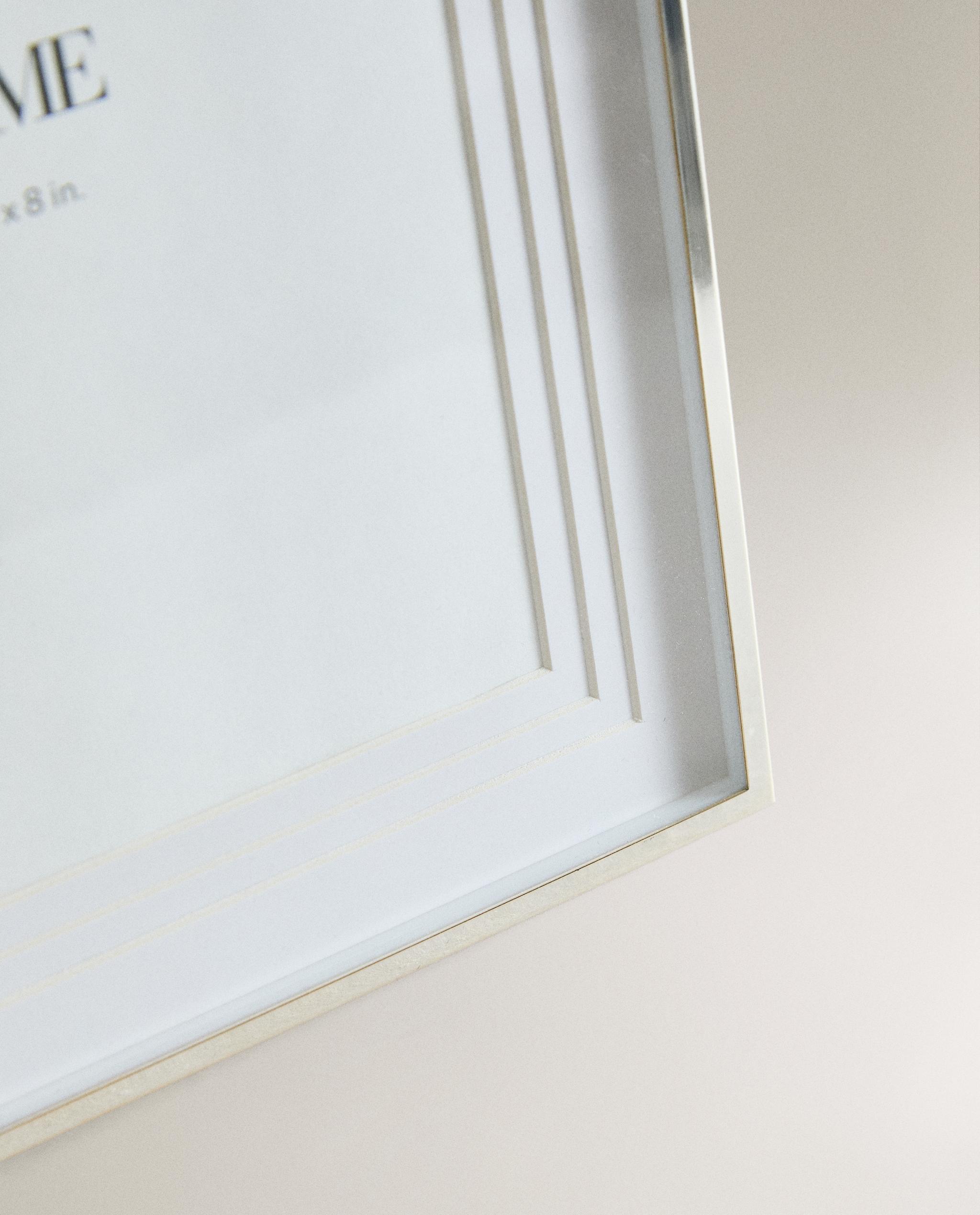 METAL PHOTO FRAME WITH LAYERED PASSE-PARTOUT product thumbnail 3