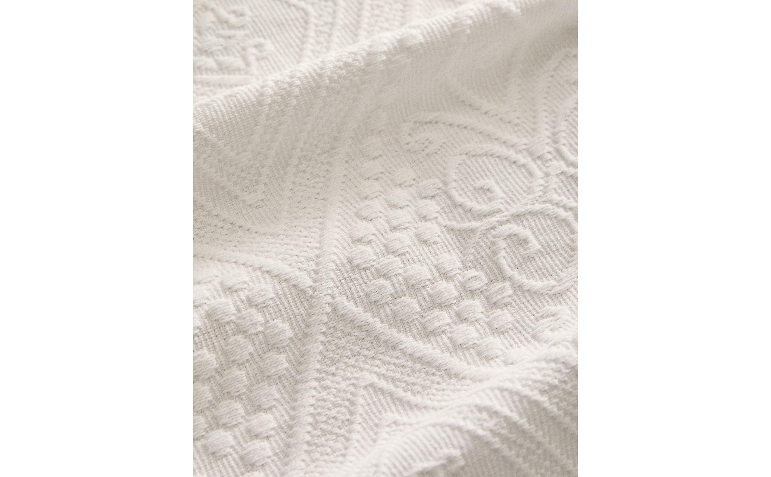 COTTON BEDSPREAD WITH GEOMETRIC DESIGN product thumbnail 9