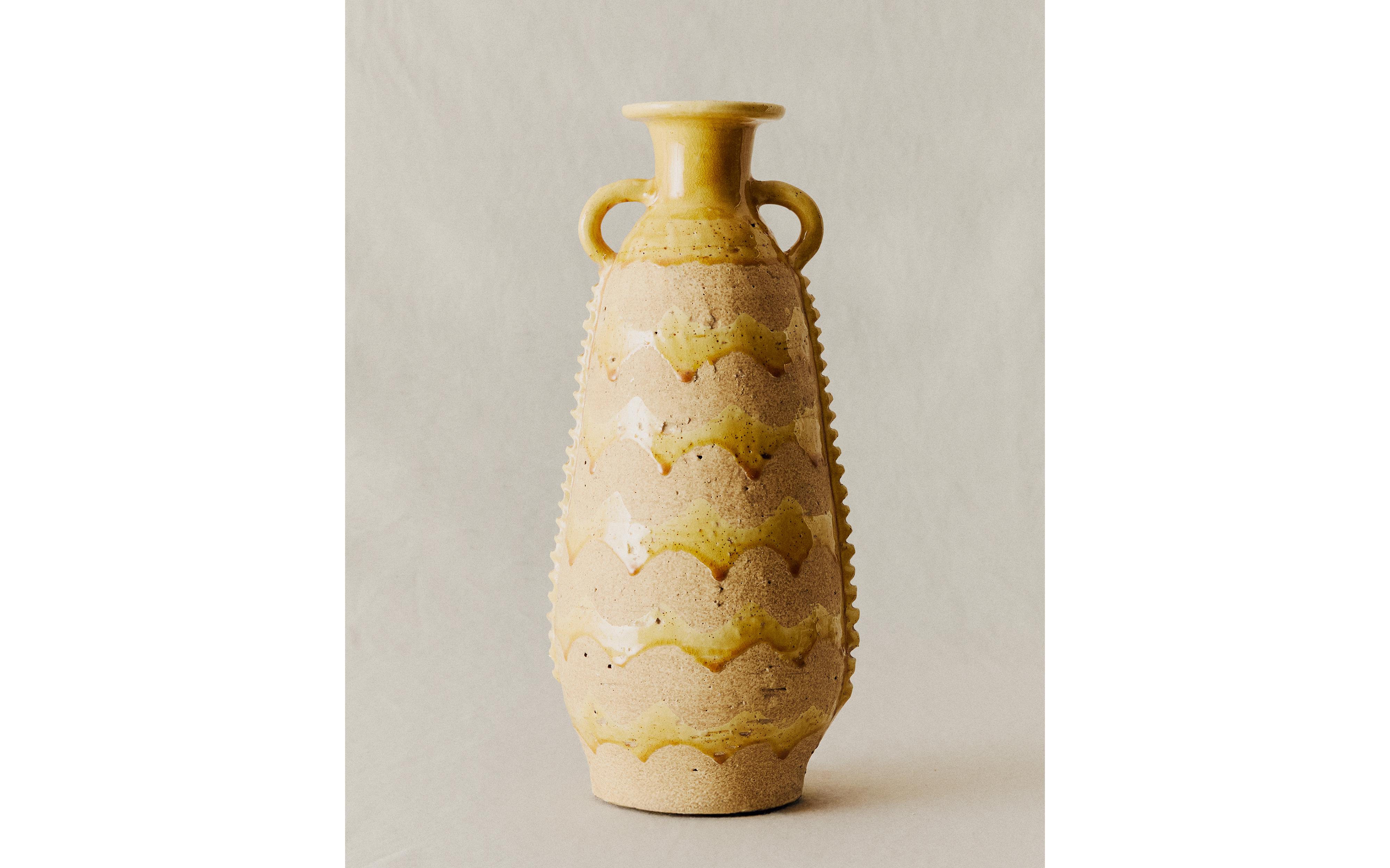DECORATIVE TERRACOTTA VASE WITH HANDLES product thumbnail 9