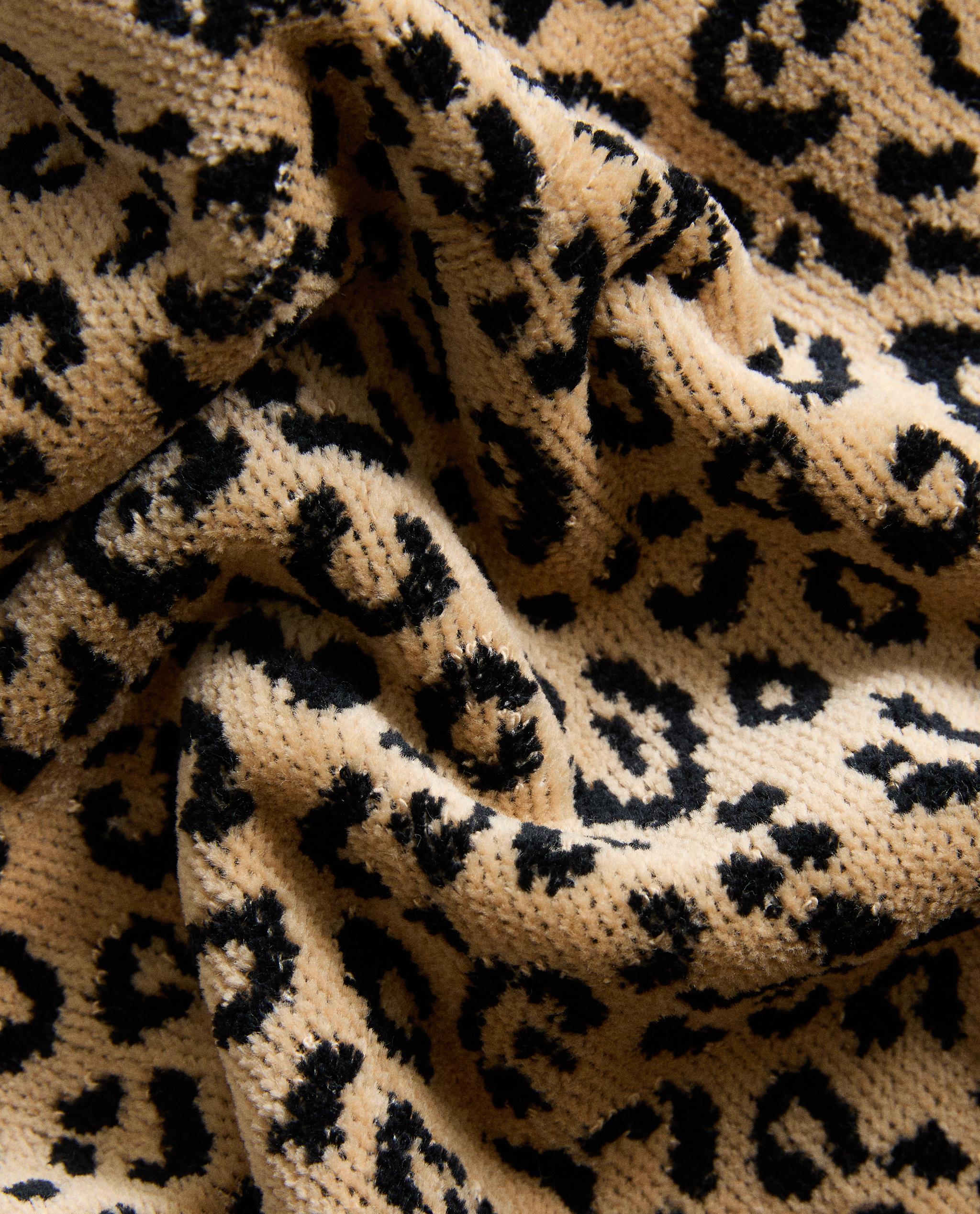 PACK OF ANIMAL PRINT VELOUR HAND TOWELS (PACK OF 3) product thumbnail 2