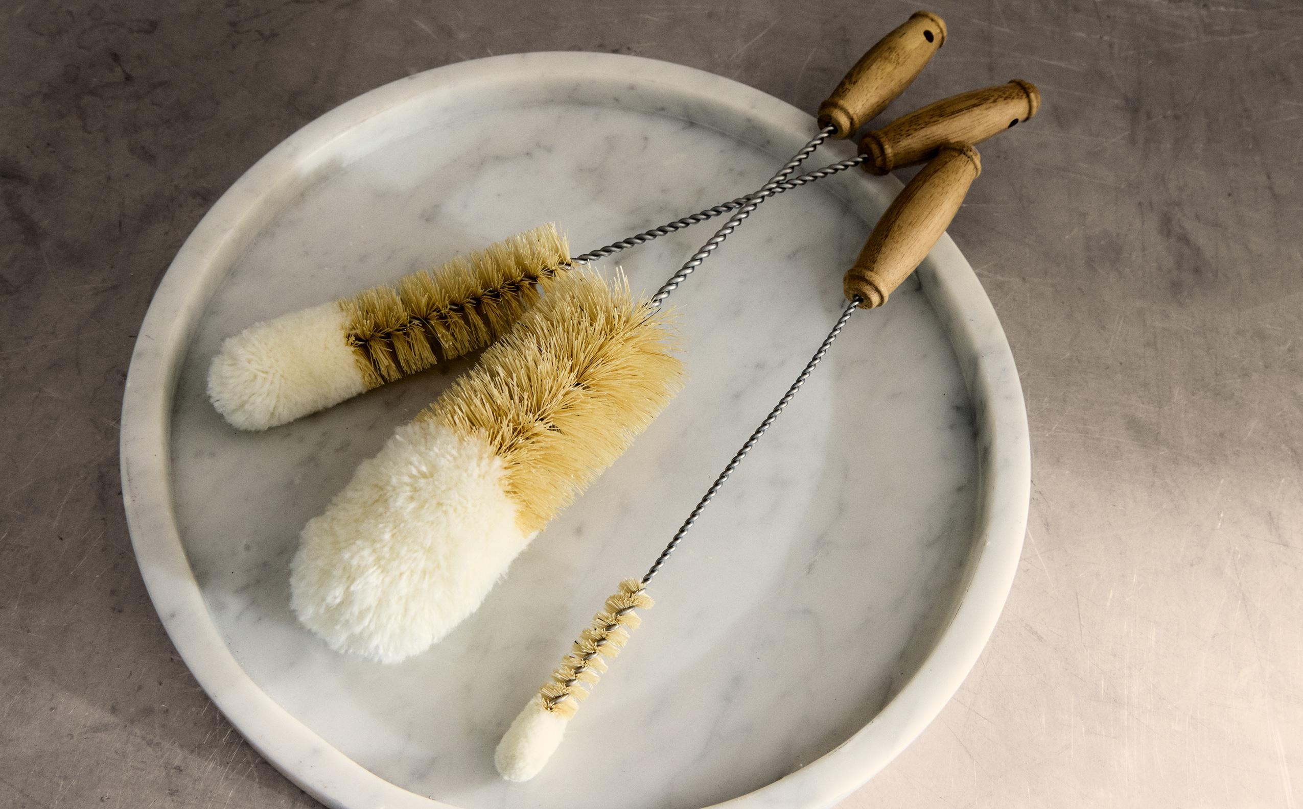 SET OF BOTTLE BRUSHES