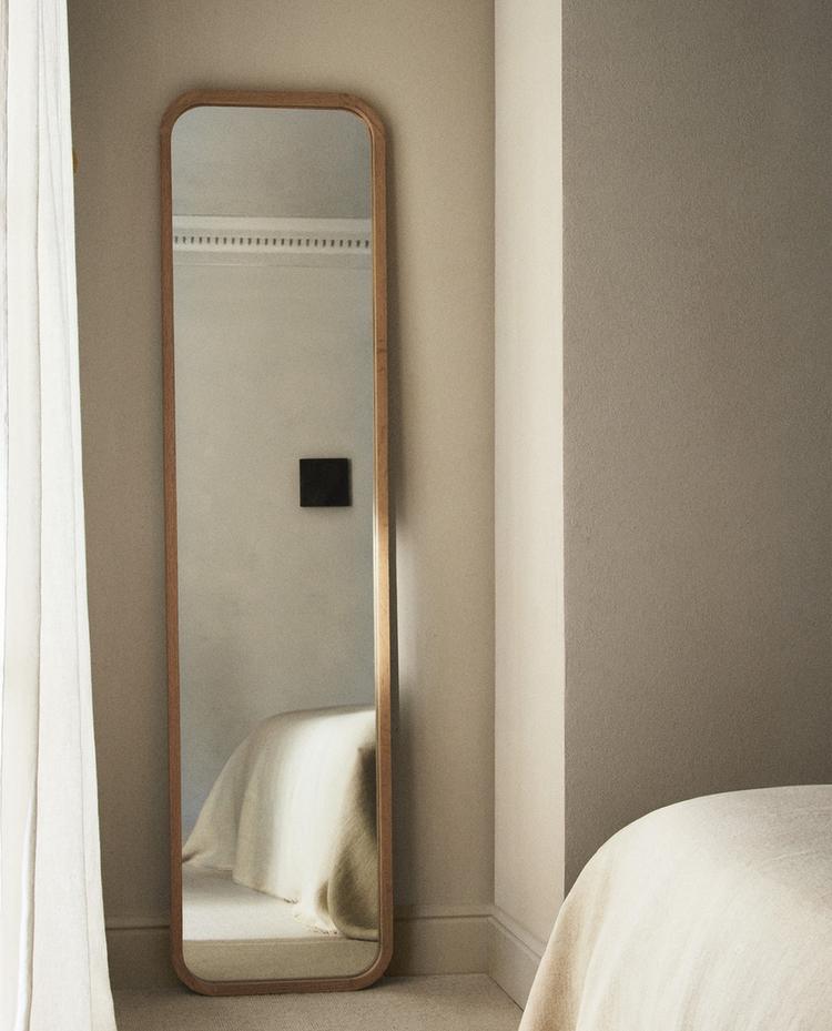 ROUND FULL LENGTH MIRROR WITH FRAME ROUND FULL LENGTH MIRROR WITH FRAME