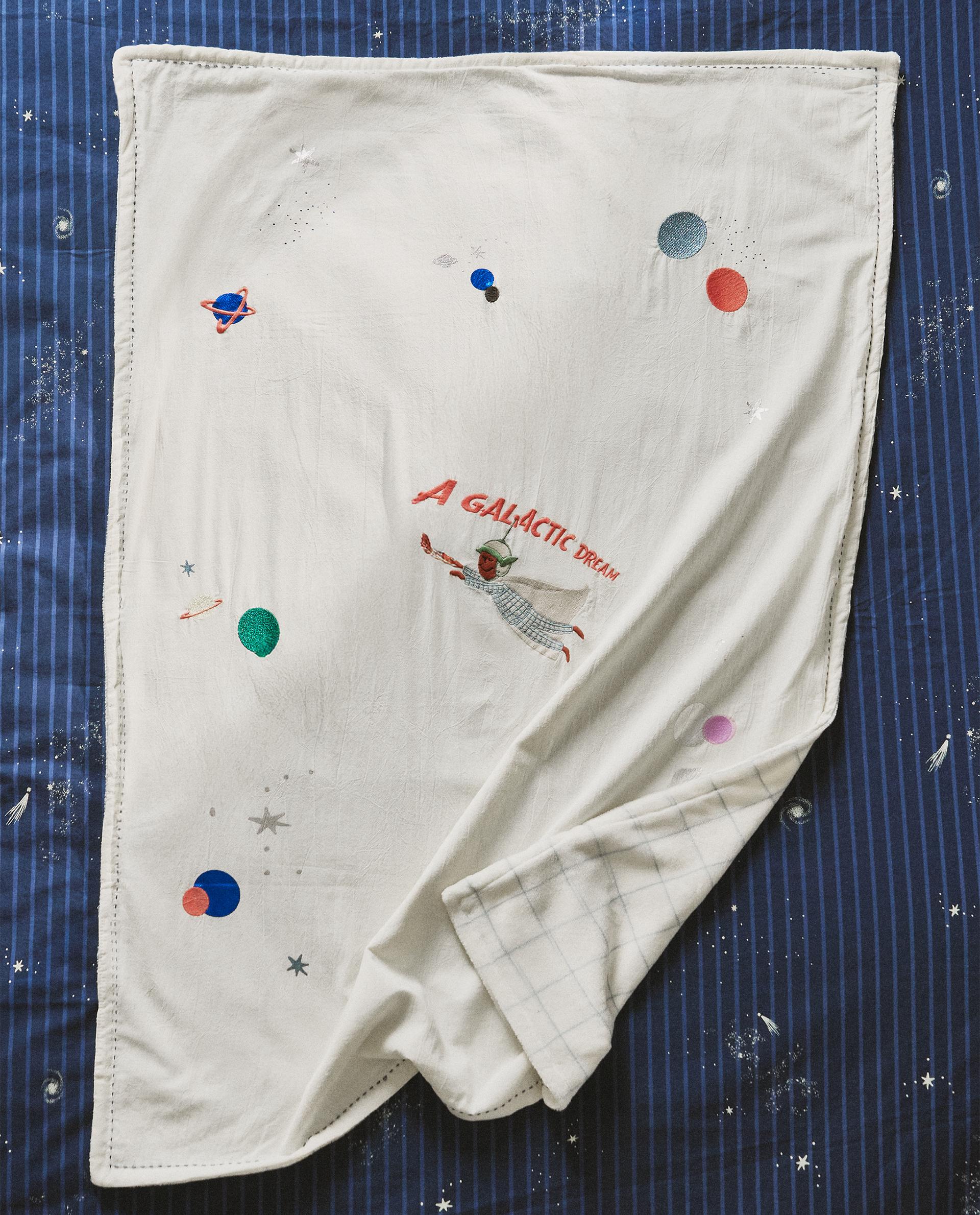 GALACTIC DREAM FLEECE BLANKET product thumbnail 10