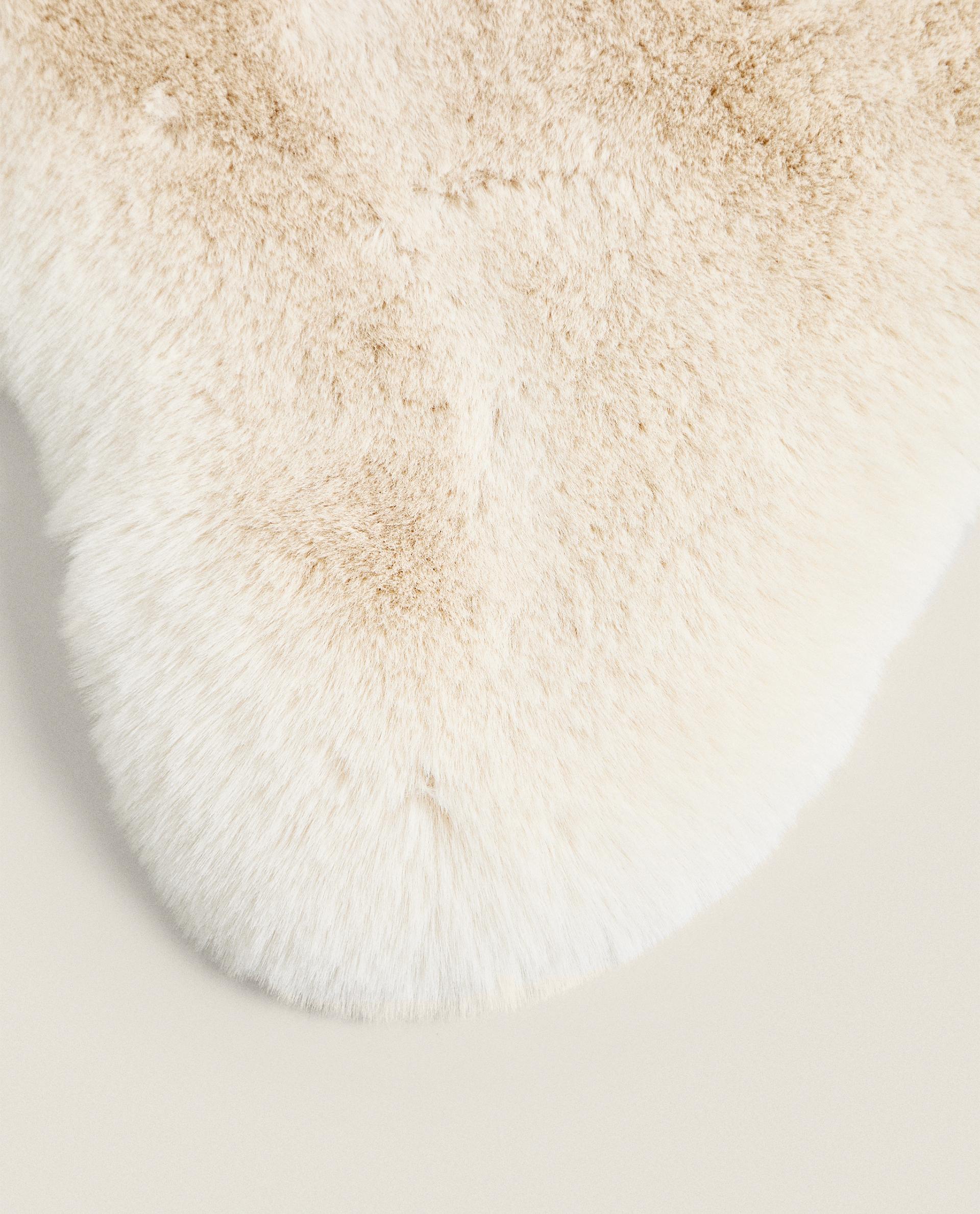 イレギュラー フェイクファー ラグ スモール | Zara Home 日本/Japan