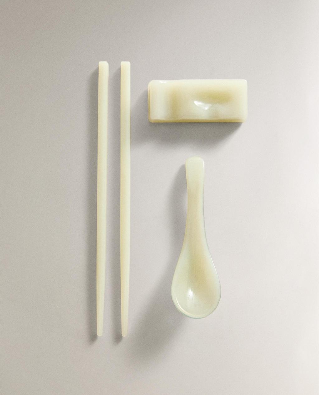 젓가락, 숟가락 및 받침대 세트(3개입) 젓가락, 숟가락 및 받침대 세트(3개입)