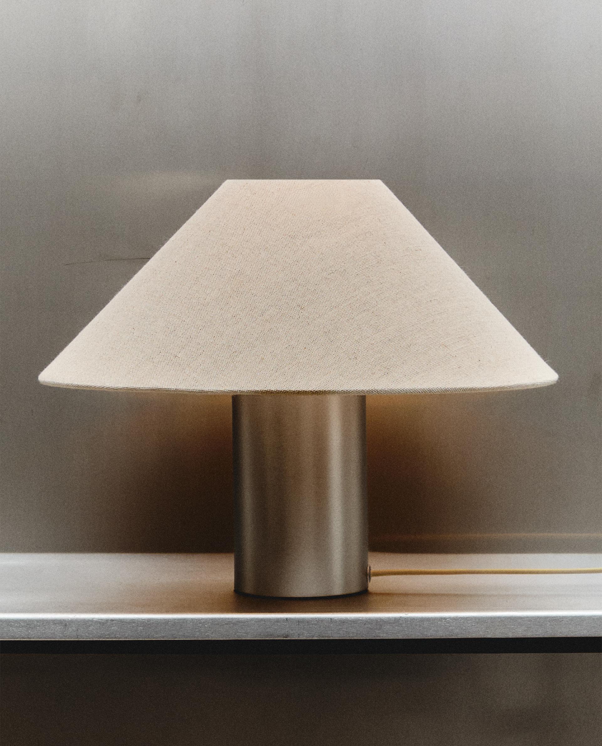 METAL TABLE LAMP product thumbnail 13