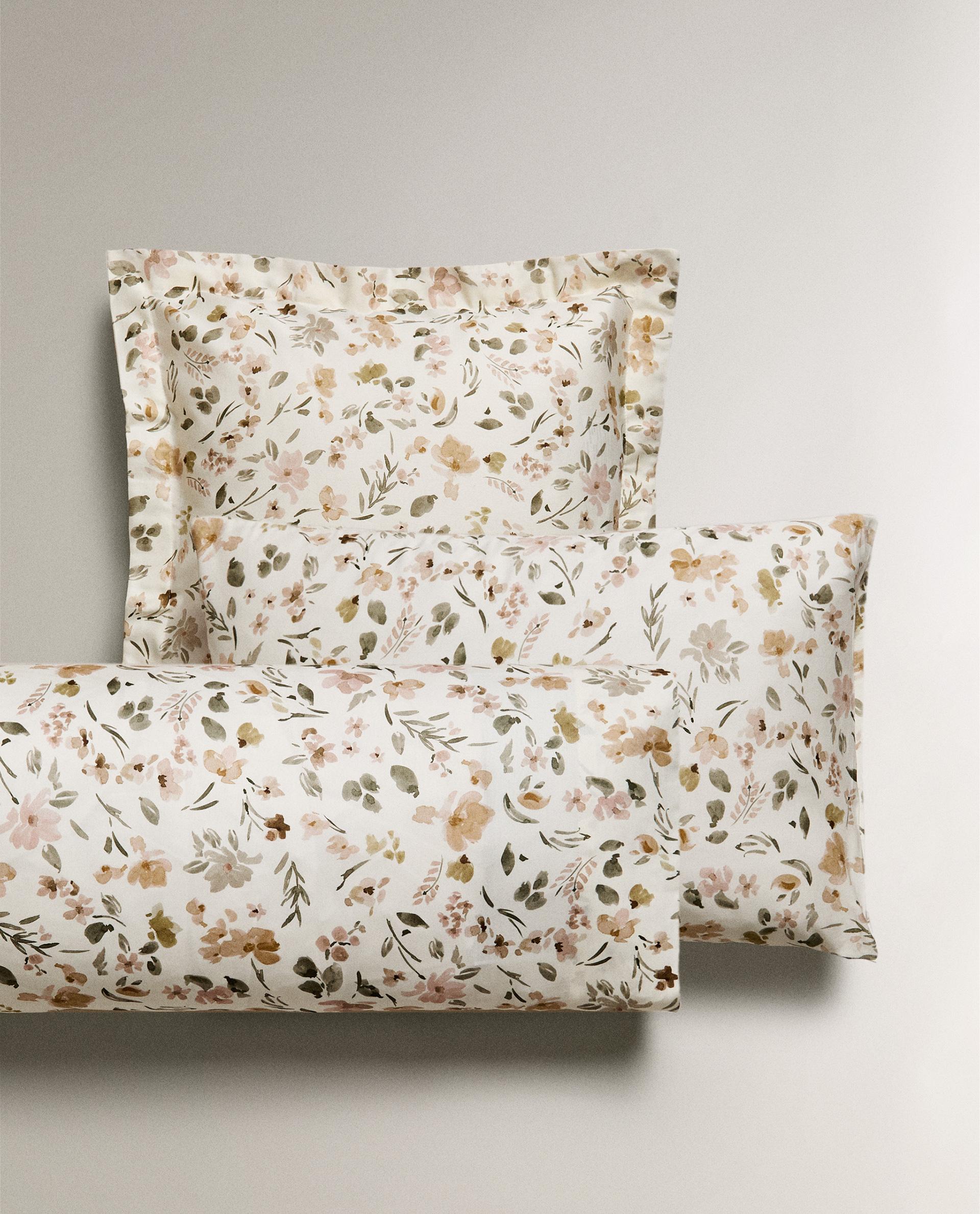 FUNDA ALMOHADA SATÉN ESTAMPADO FLOR Zara Home España