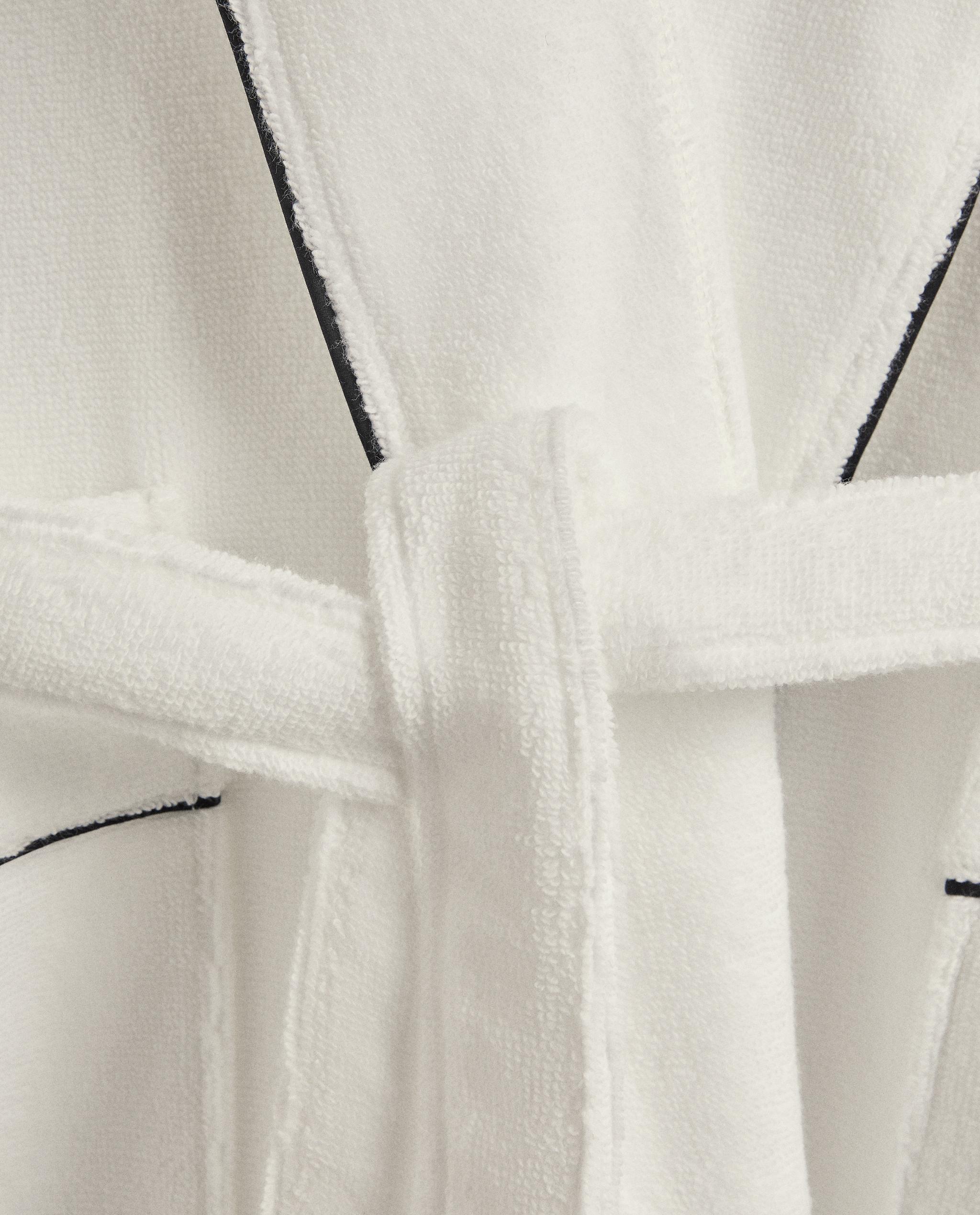 BATHROBE WITH PIPING (400 GXM²) product thumbnail 7