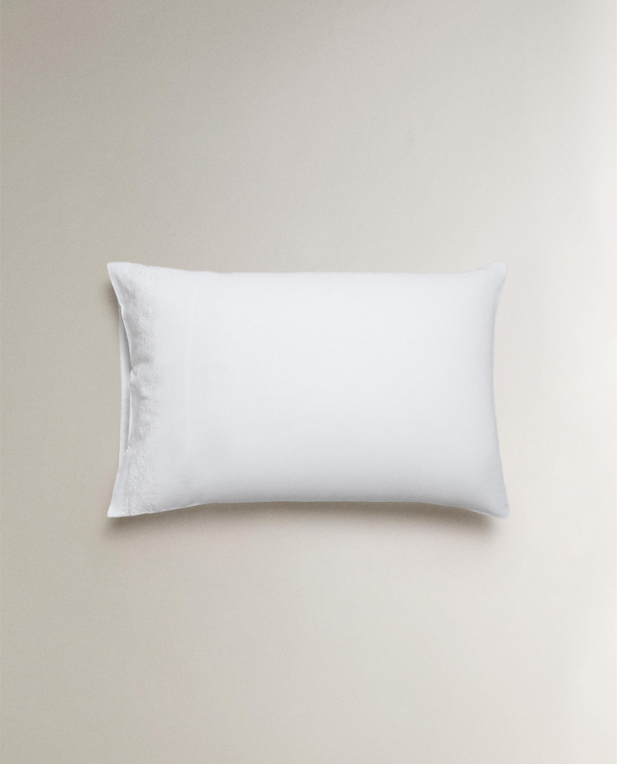 LINEN AND COTTON BEDSPREAD AND PRINTED RUG product thumbnail 5