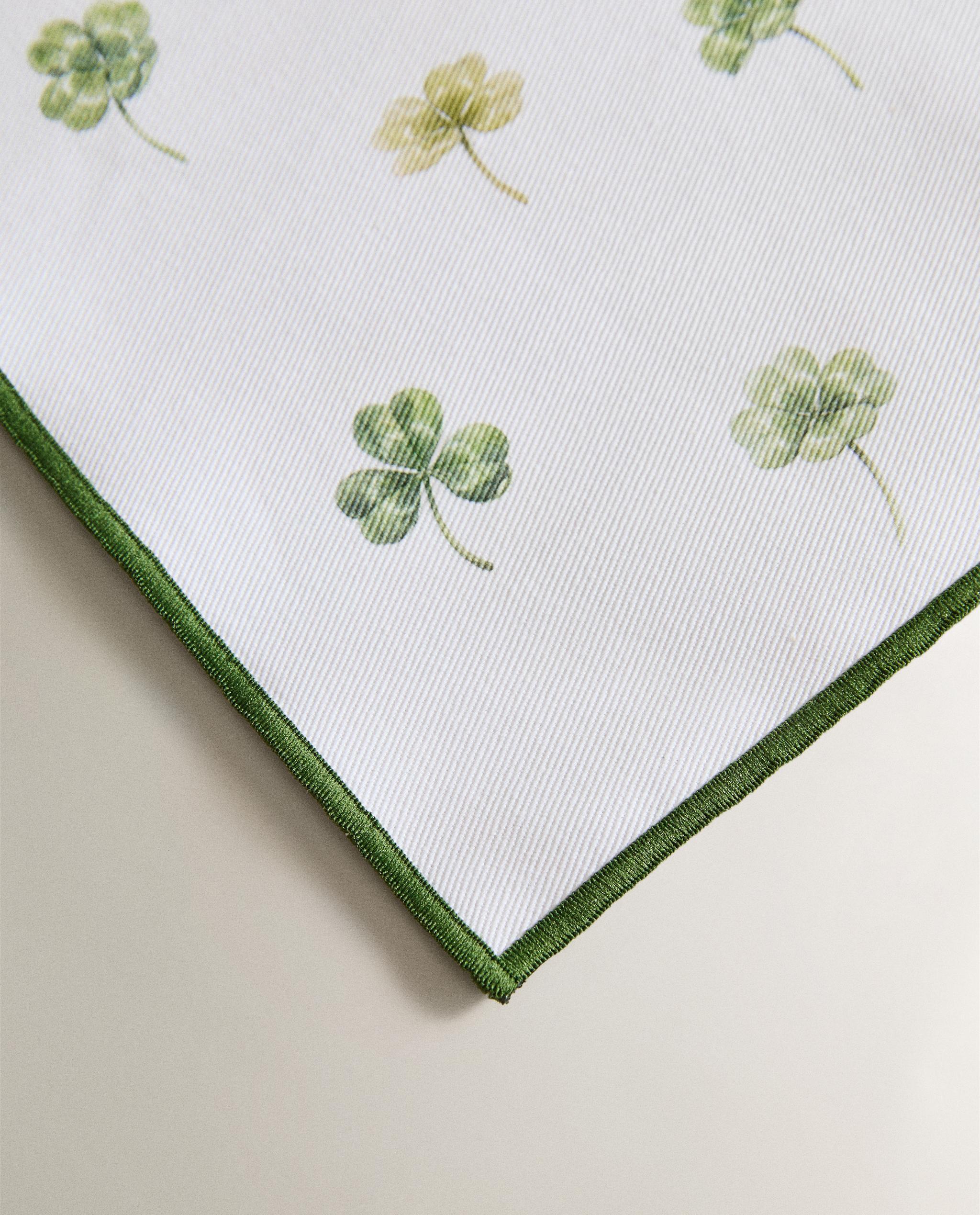 RESIN-COATED CLOVER PLACEMAT product thumbnail 7