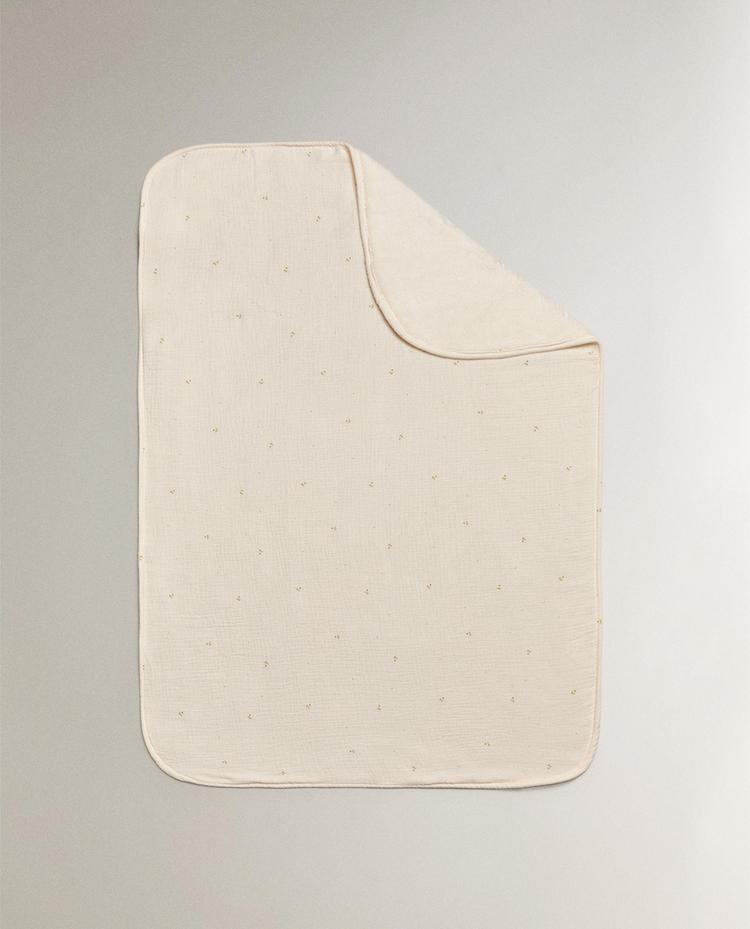 ДЕТСКО ОДЕЯЛО ОТ МУСЕЛИН И ПОЛАР С ФЛОРАЛНИ МОТИВИ