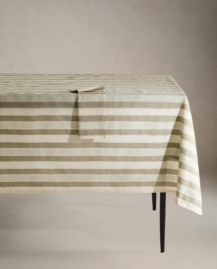 MANTEL FRANJAS Y ENTREDOSES MANTEL FRANJAS Y ENTREDOSES