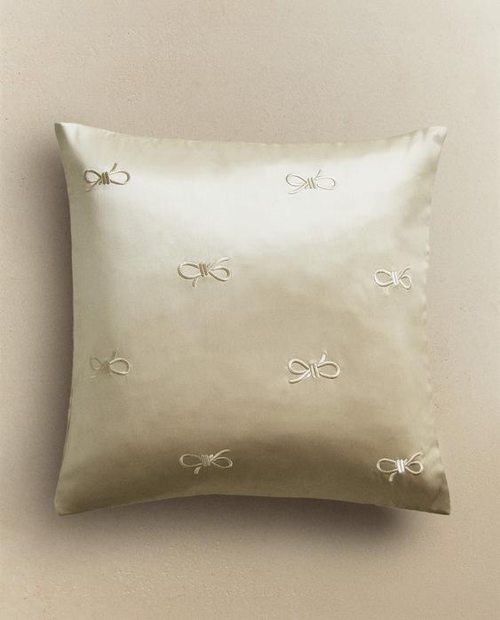 SARUNG BANTAL SATIN PITA