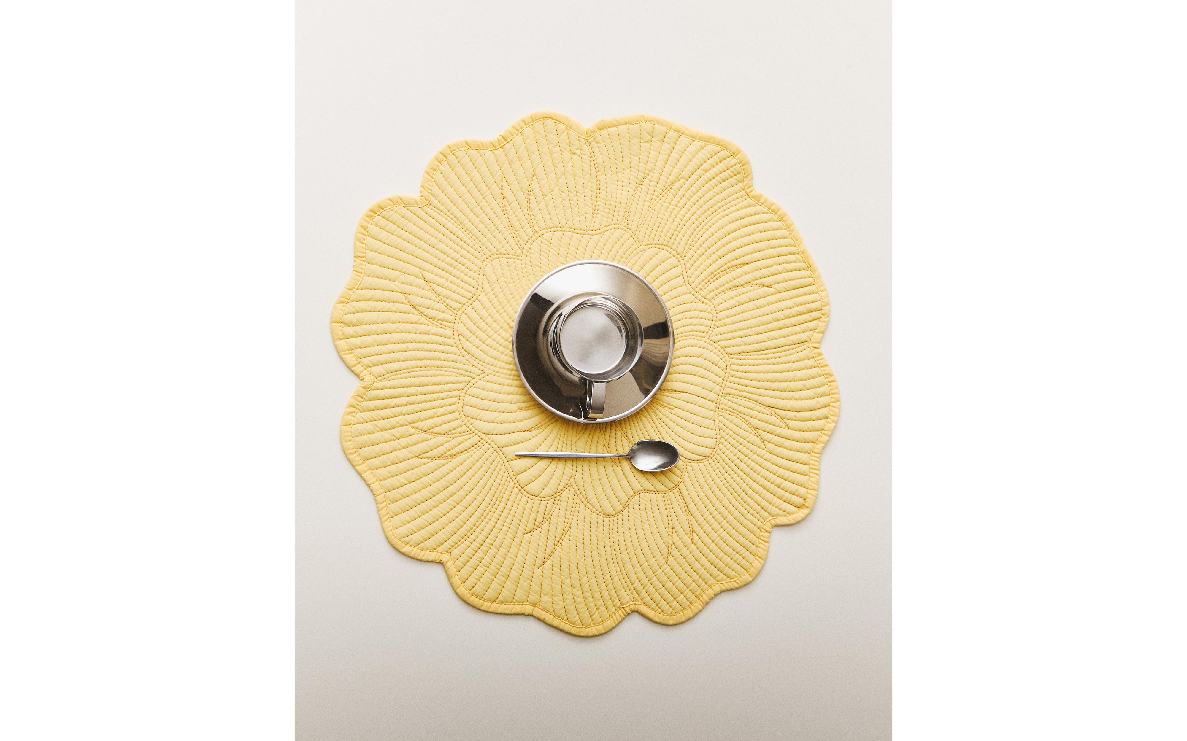 QUILTED FLORAL PLACEMAT product thumbnail 9
