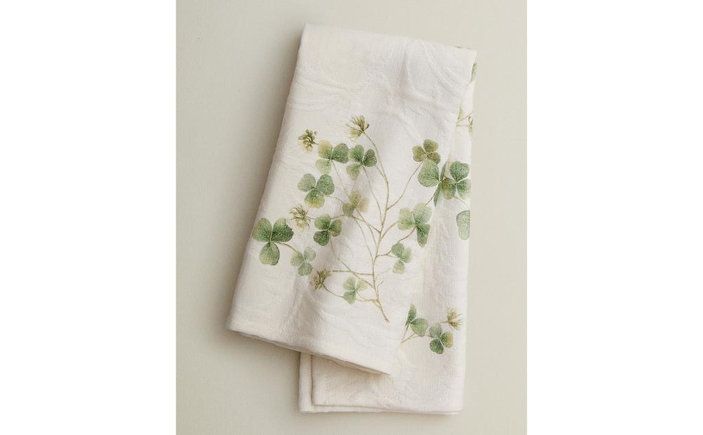 PACK OF JACQUARD NAPKINS WITH CLOVER PRINT (PACK OF 2)
