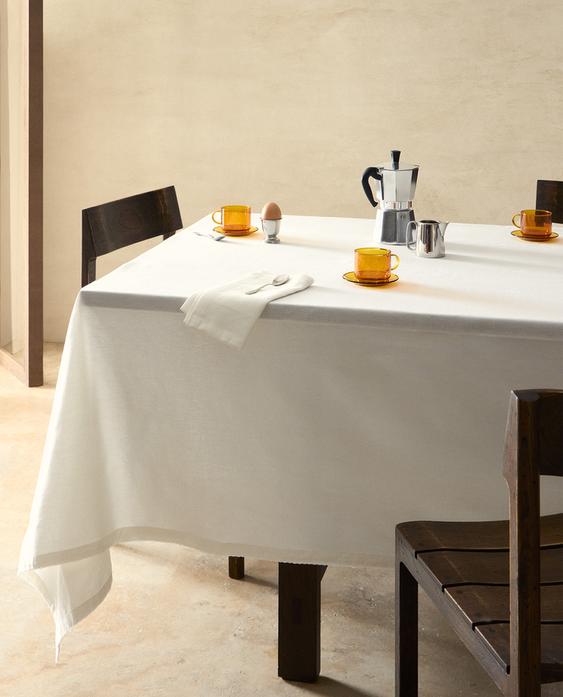 مفرش مائدة متموج