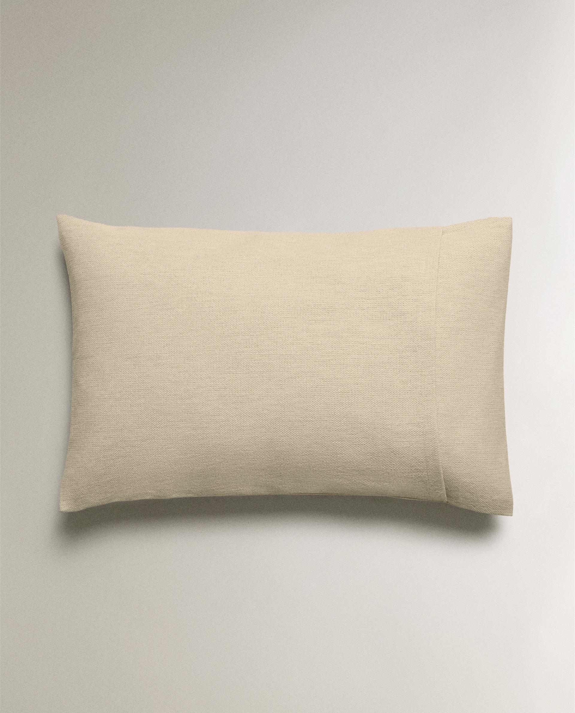 お値引き‼️ZARA HOME クッションカバー　ホワイト2枚セット お値引き‼️ZARA HOME クッションカバー ホワイト2枚セット